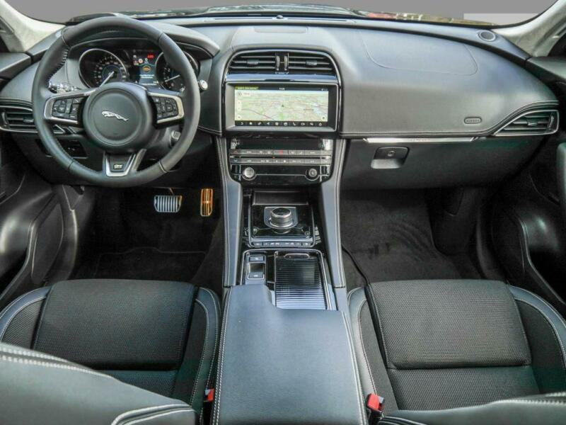 Jaguar F-Pace 2,0 D R-Sport Aut., fotografija 4