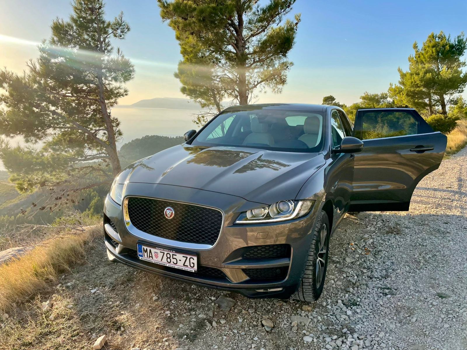 Jaguar F-Pace 2.0 D, fotografija 8