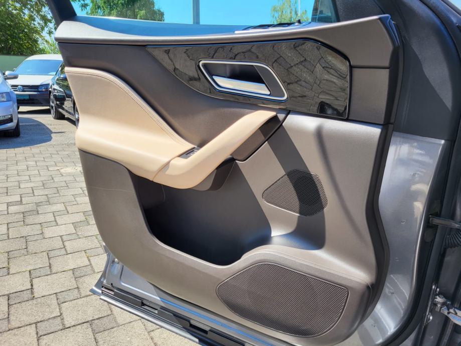 Jaguar F-Pace 2.0 D, fotografija 4