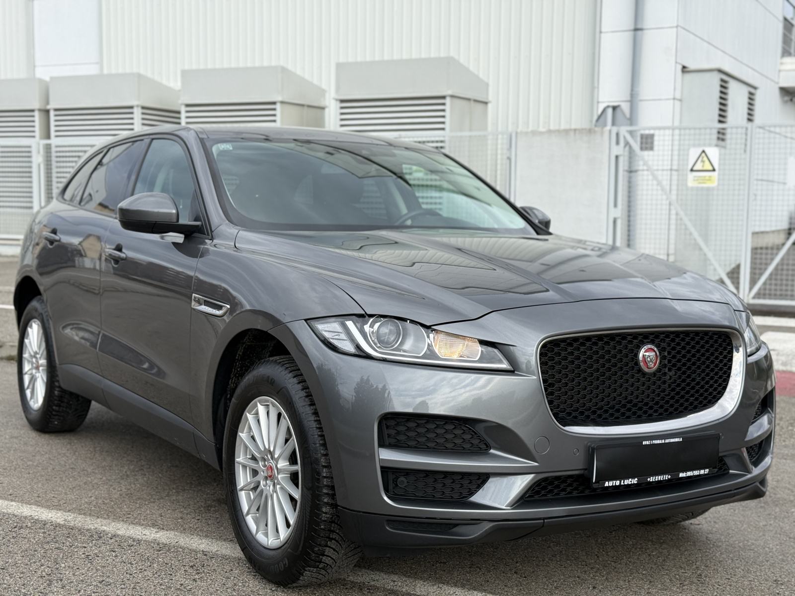 *Jaguar F-Pace 2.0 D*TOP STANJE*SAMO 129 000KM*, fotografija 3