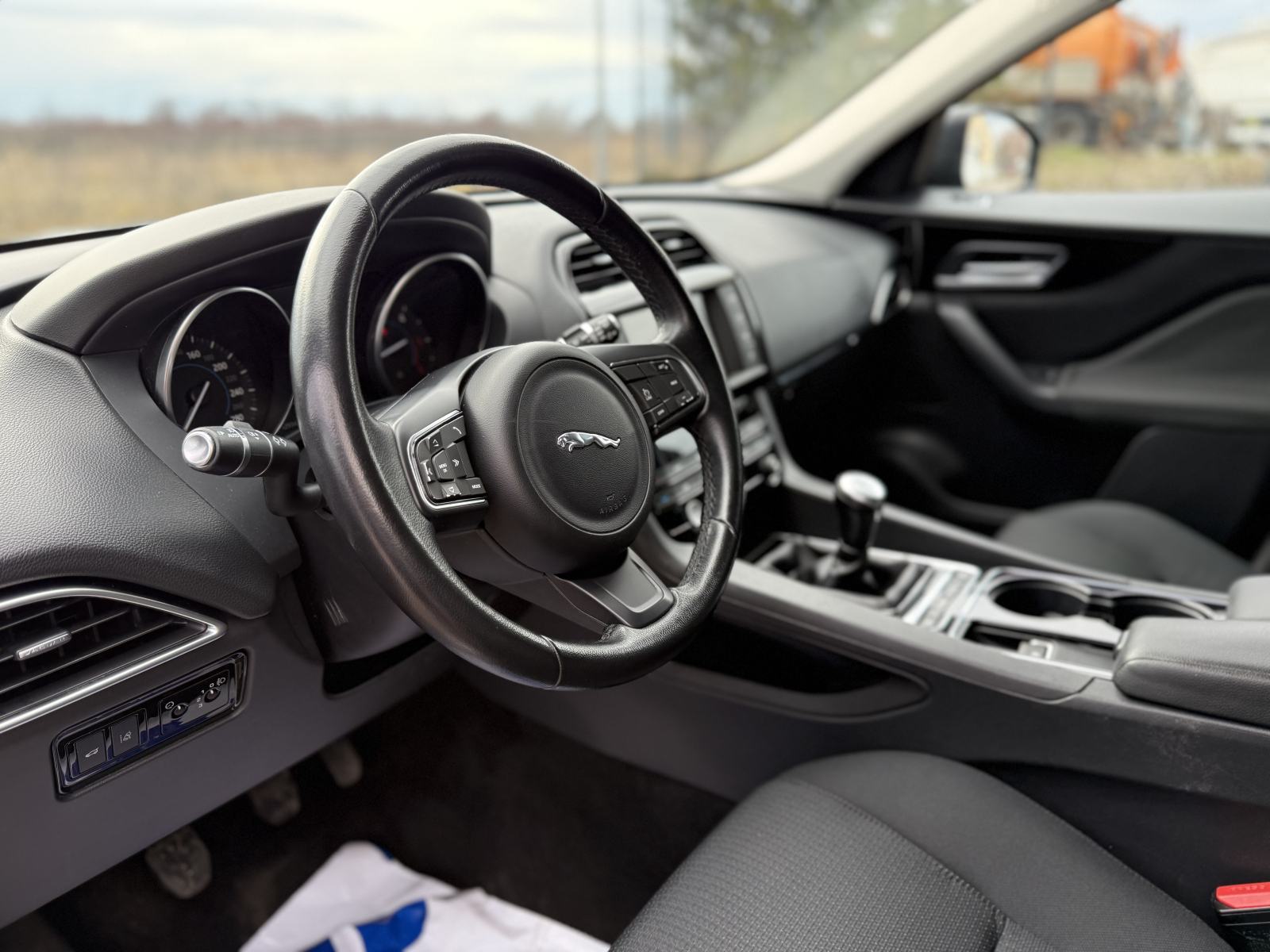 *Jaguar F-Pace 2.0 D*TOP STANJE*SAMO 129 000KM*, fotografija 11