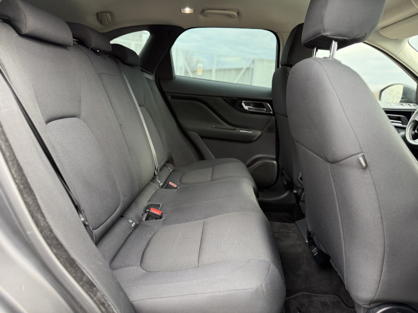 *Jaguar F-Pace 2.0 D*TOP STANJE*SAMO 129 000KM*, fotografija 14