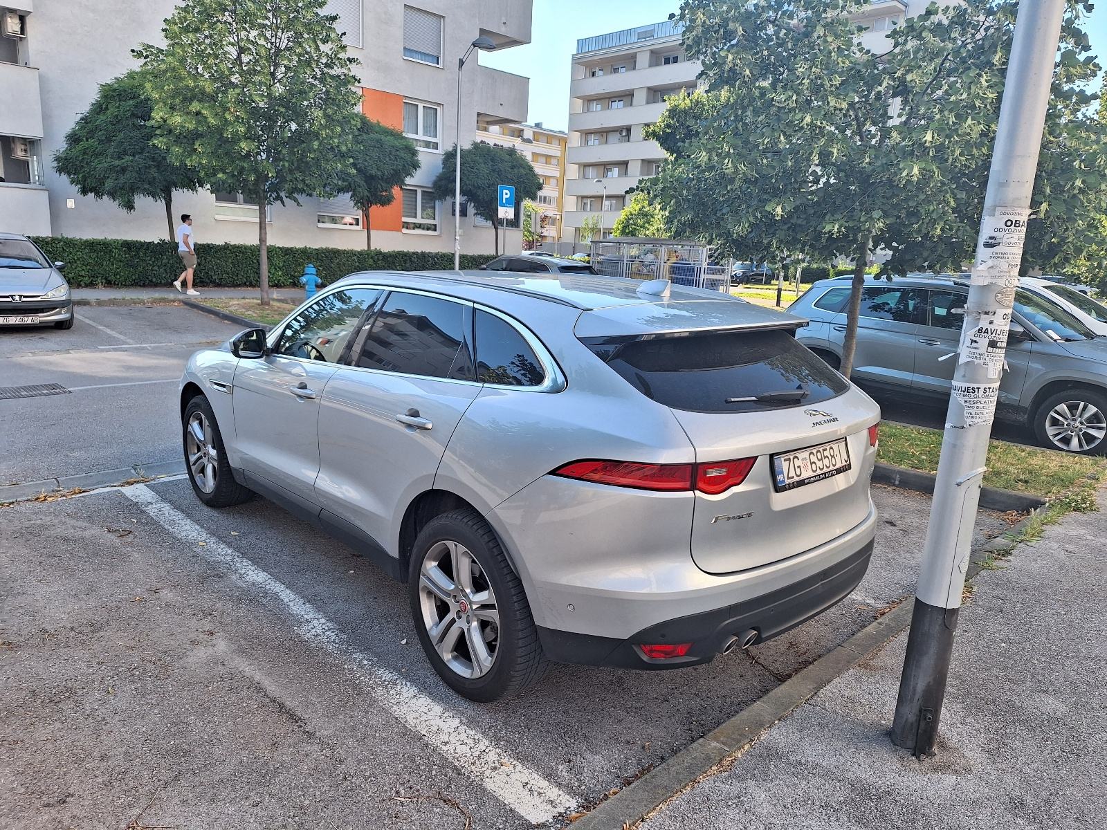 Jaguar F-Pace 2.0 D, fotografija 3