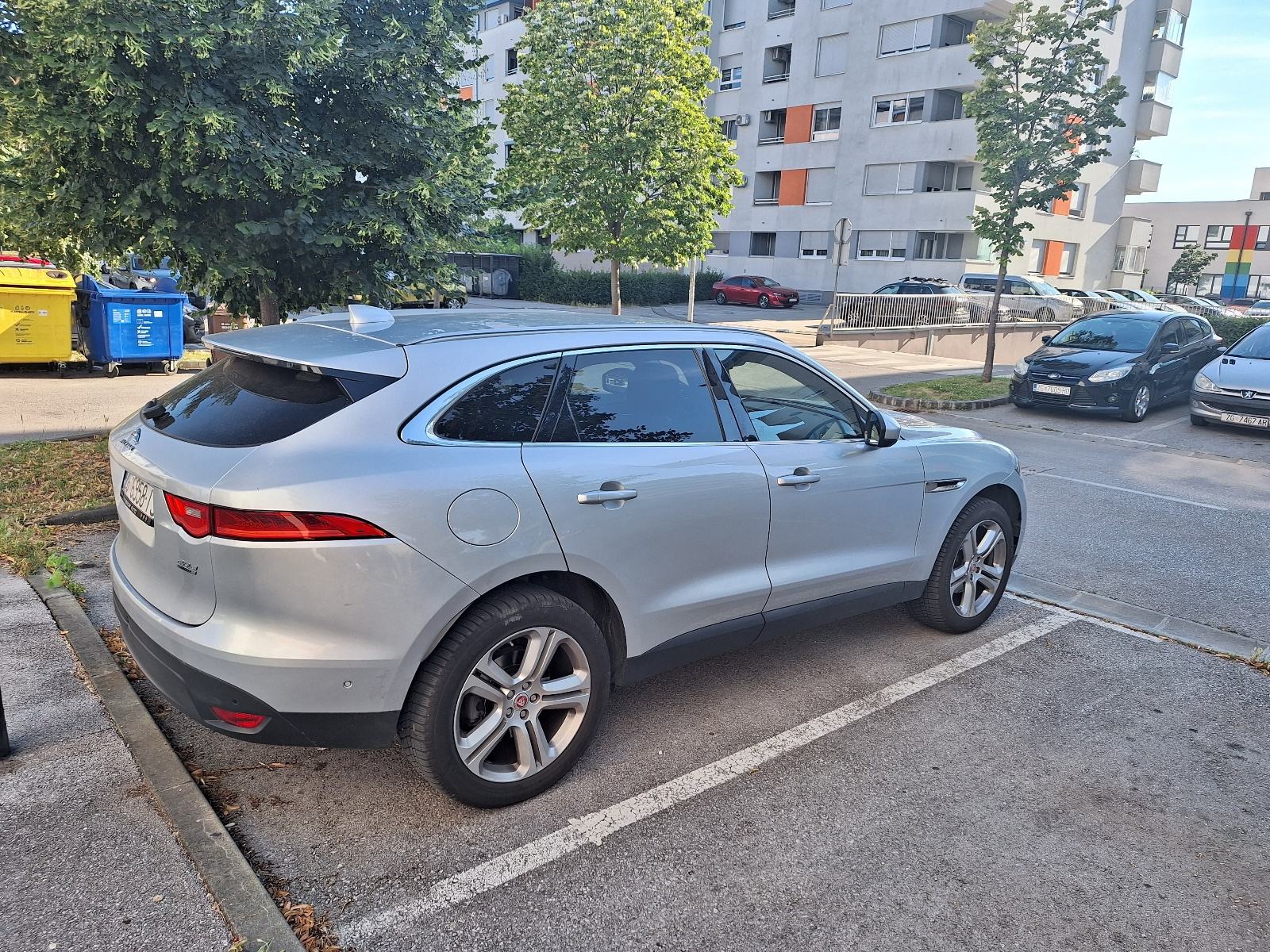 Jaguar F-Pace 2.0 D, fotografija 2