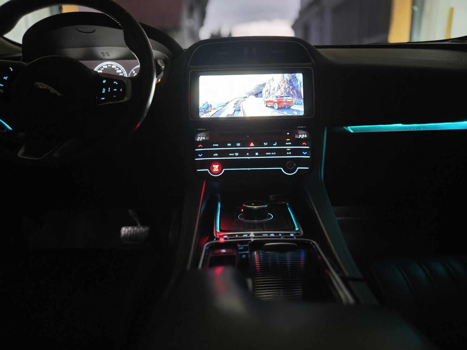Jaguar F-Pace 2.0 D, fotografija 9
