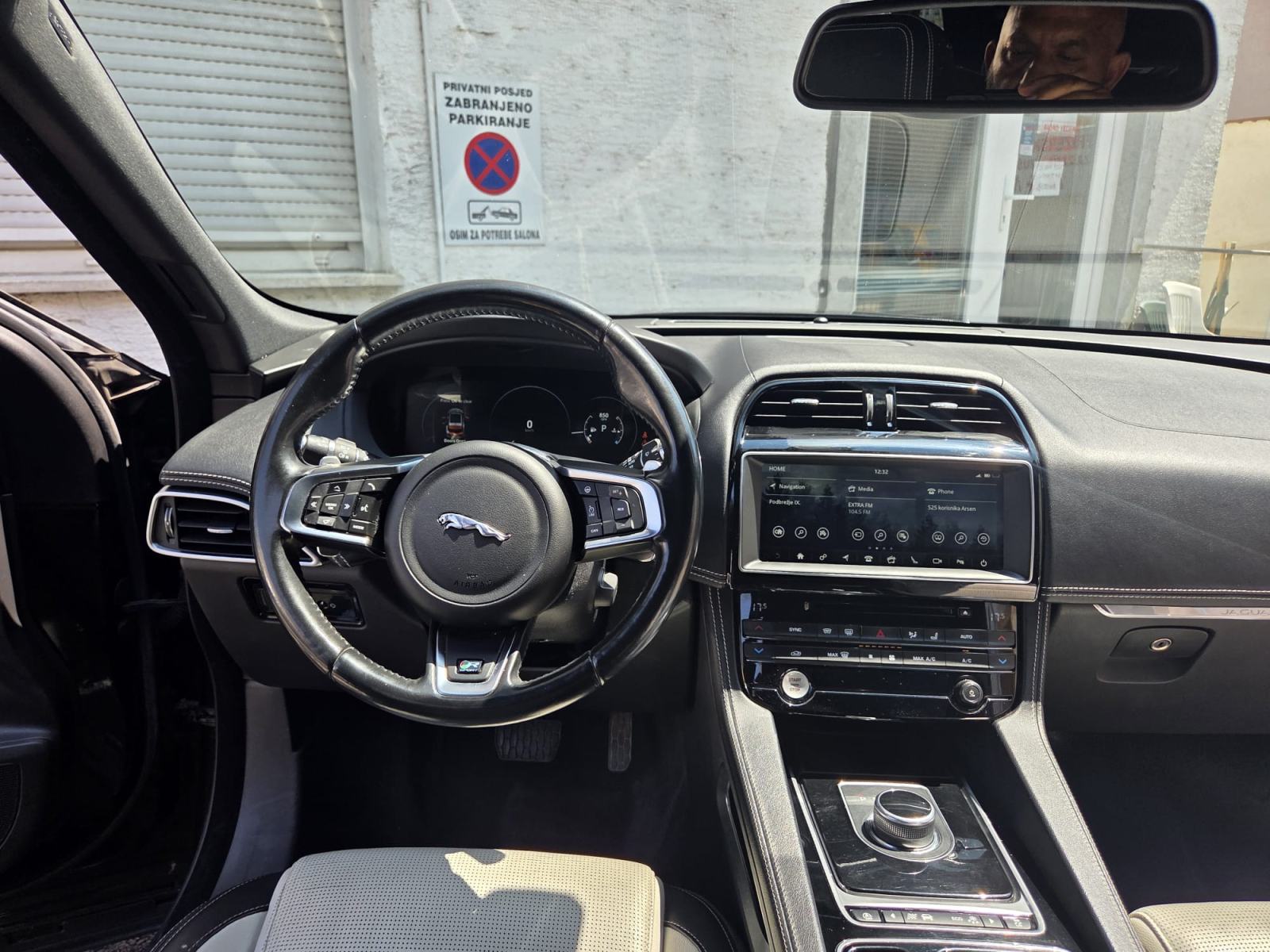 Jaguar F-Pace 2.0 D, fotografija 4