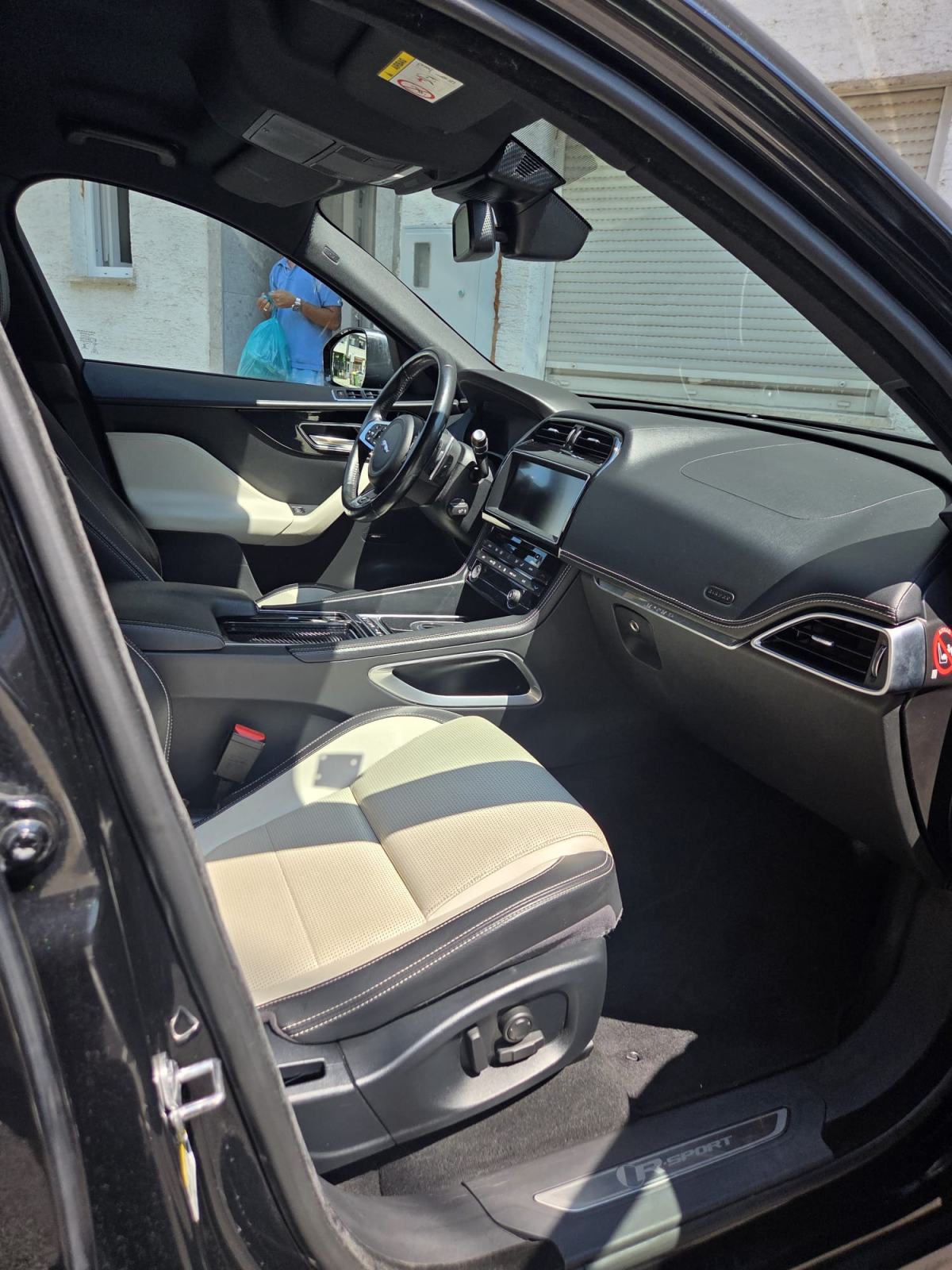 Jaguar F-Pace 2.0 D, fotografija 6