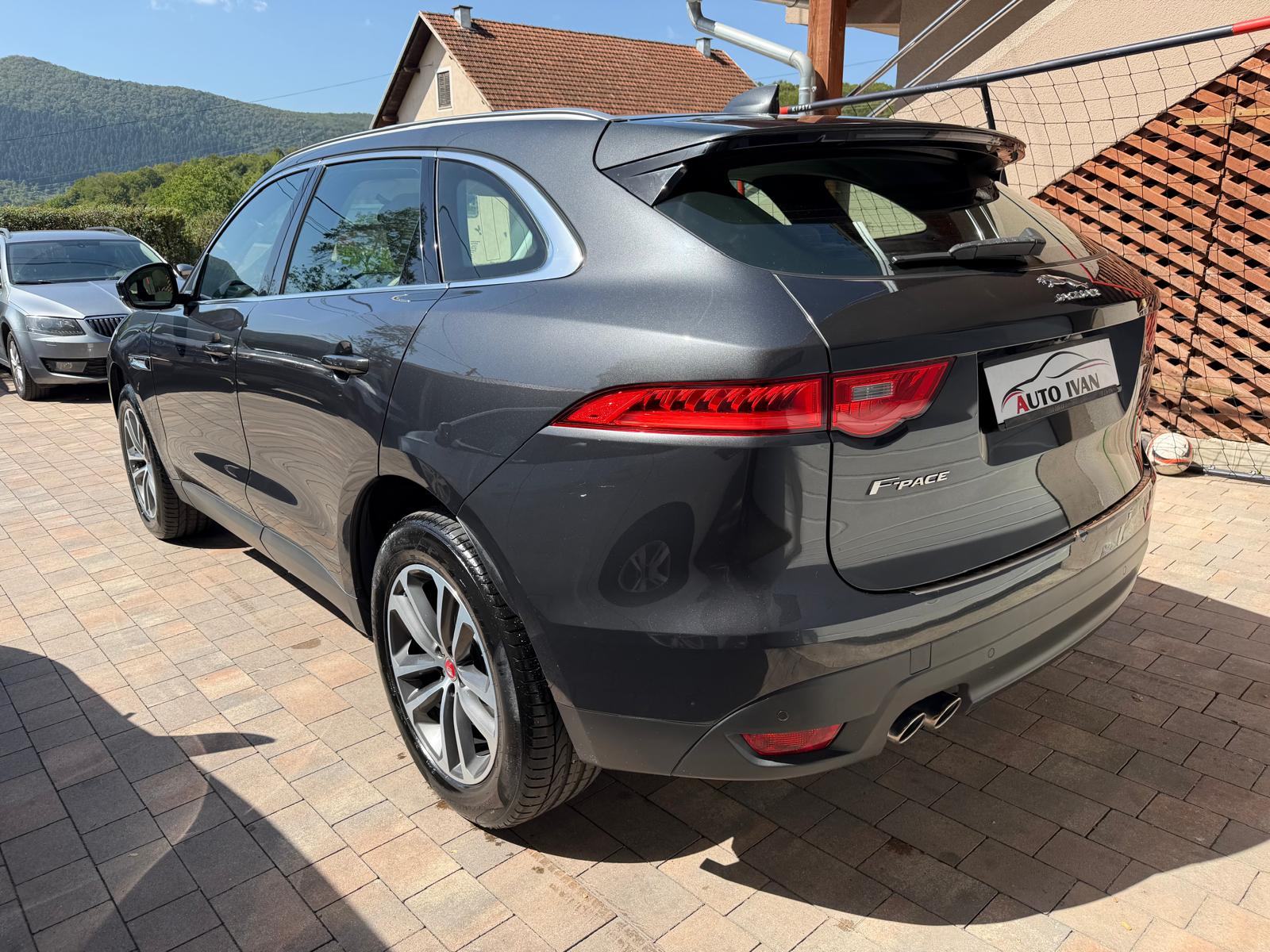 Jaguar F-Pace 2.0 D, fotografija 4