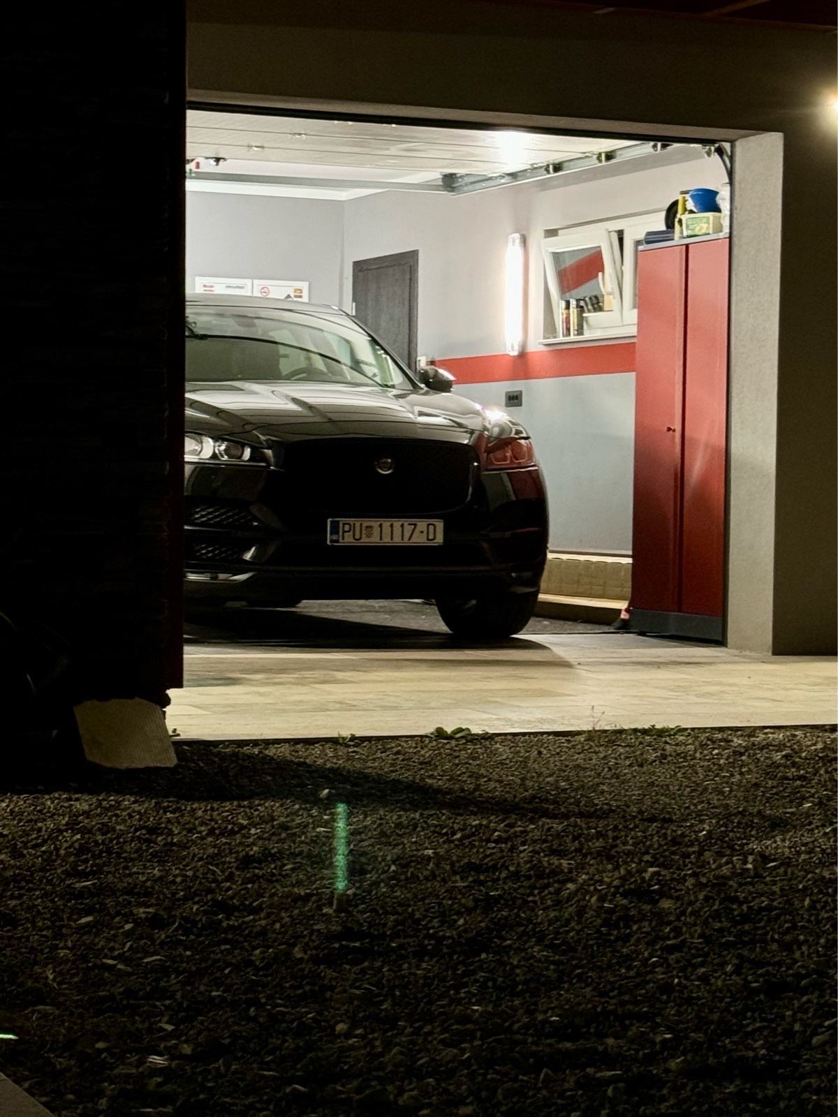 Jaguar F-Pace 20d AWD, fotografija 6