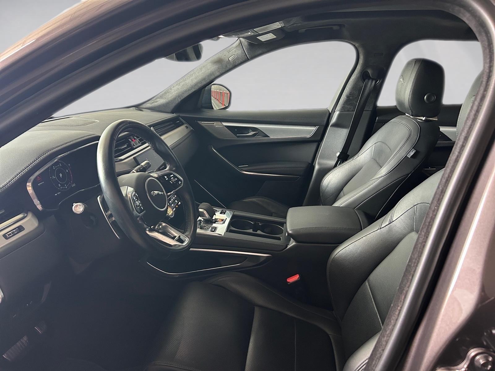 Jaguar F-Pace 2.0d SE AUTOMATIK,REG.05/2027,PDV, PANORAMA,LED,NAVI,AWD, fotografija 14