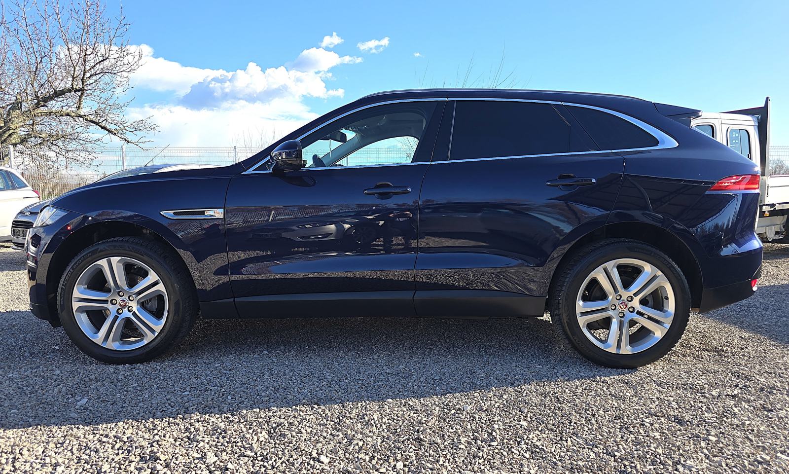 Jaguar F-Pace 2.0d PORTFOLIO 1. Vlasnik, veliki servis, sva oprema TOP, fotografija 3