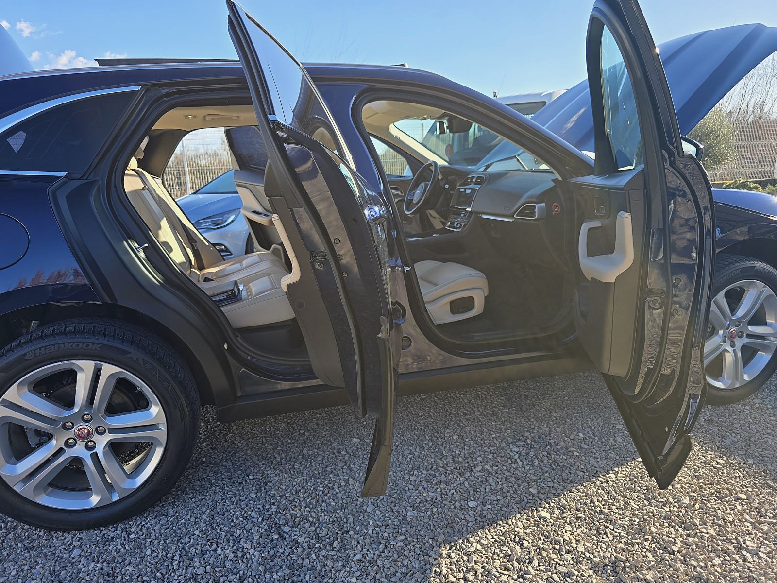 Jaguar F-Pace 2.0d PORTFOLIO 1. Vlasnik, veliki servis, sva oprema TOP, fotografija 12