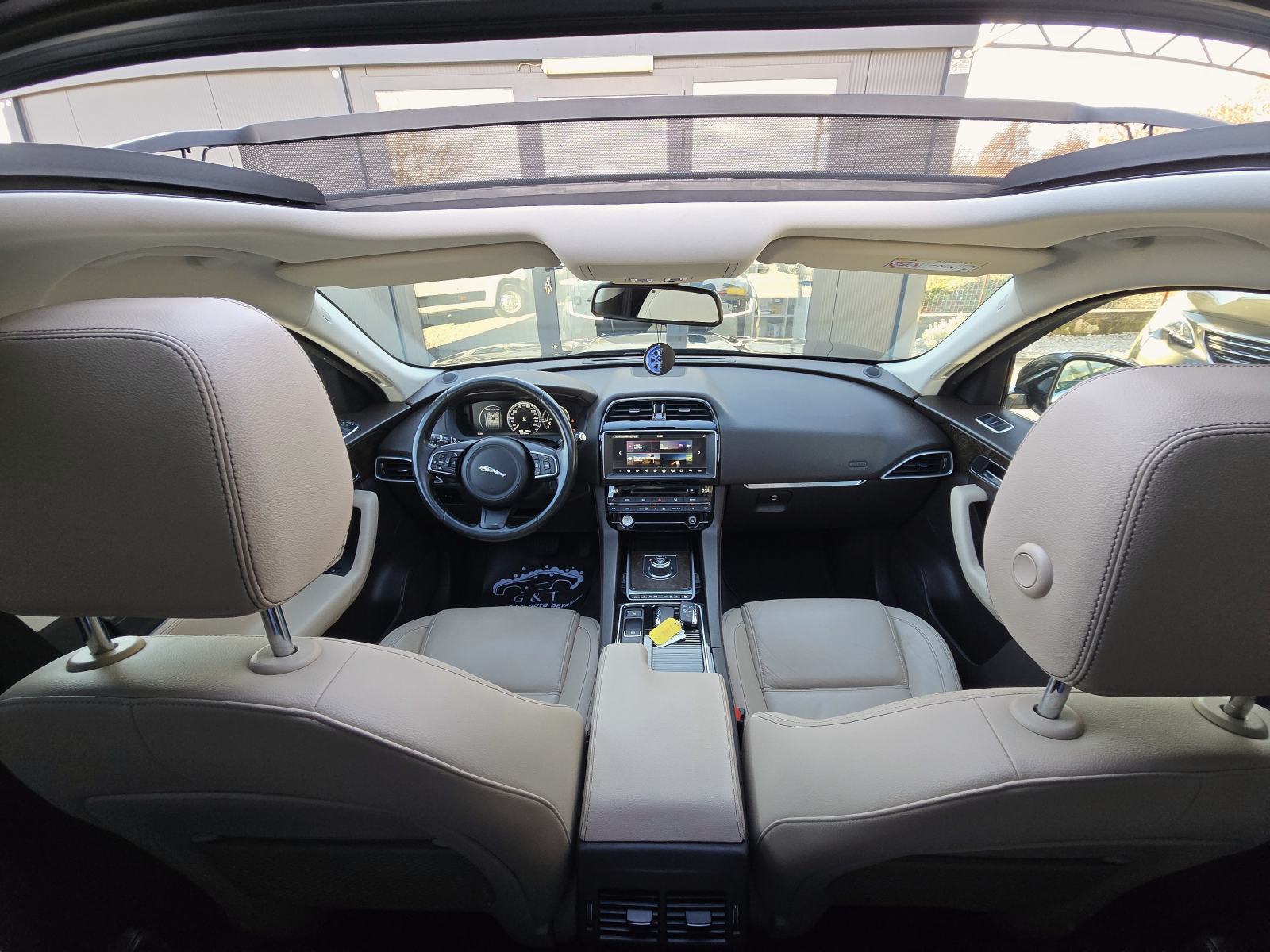 Jaguar F-Pace 2.0d PORTFOLIO 1. Vlasnik, veliki servis, sva oprema TOP, fotografija 16