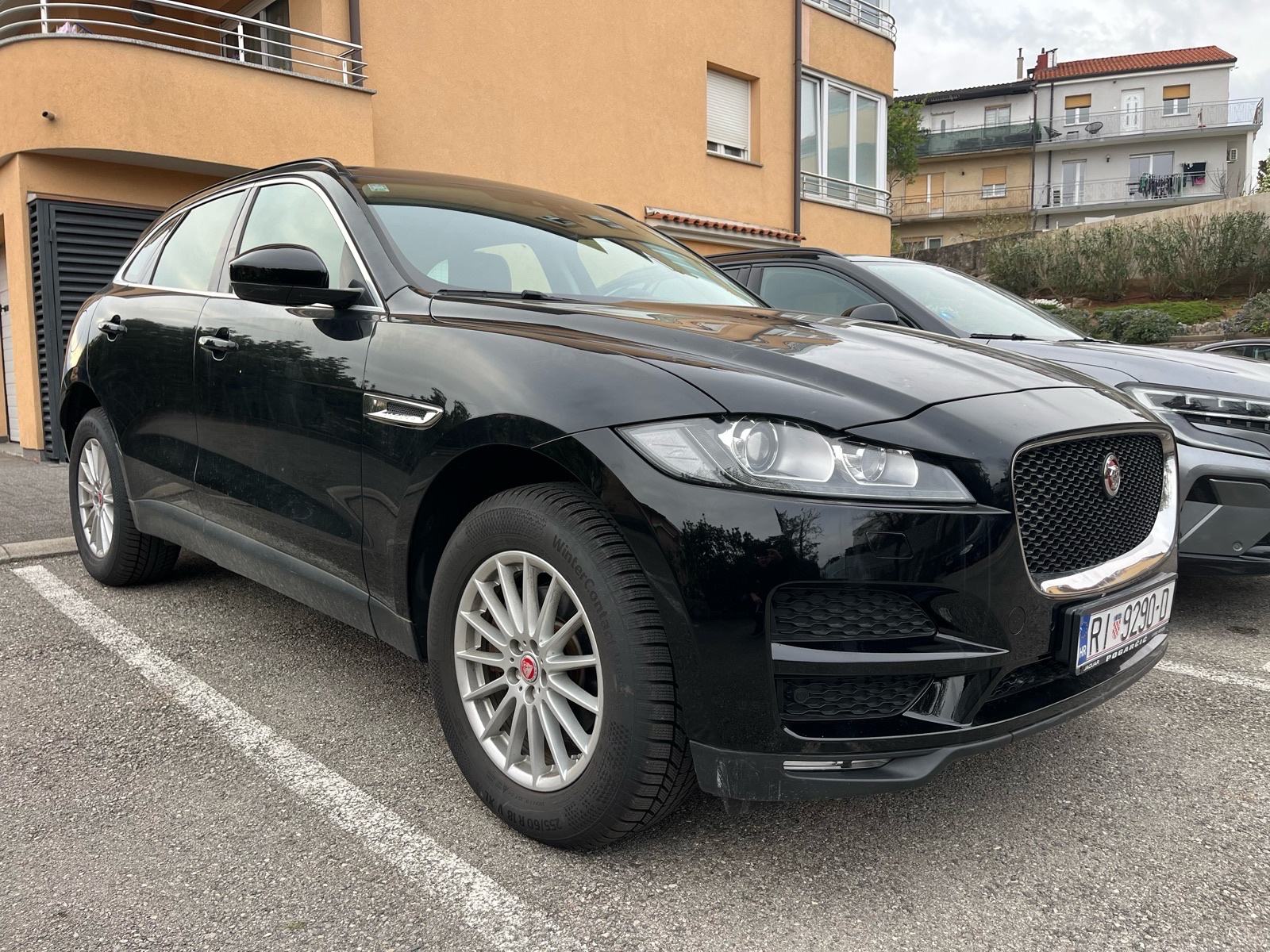 Jaguar F-Pace 2.0D - NOVI MOTOR, fotografija 1