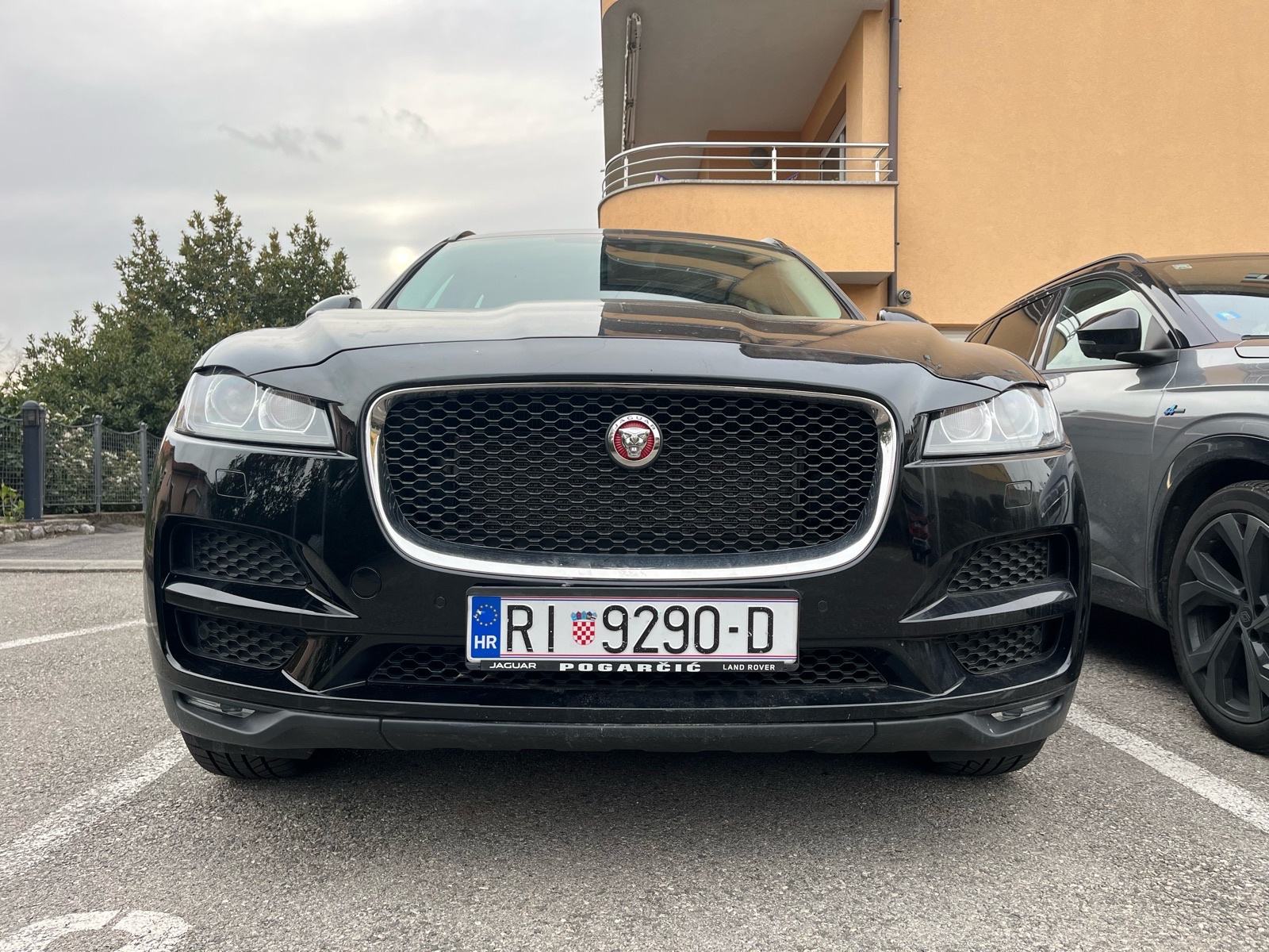Jaguar F-Pace 2.0D - NOVI MOTOR, fotografija 3