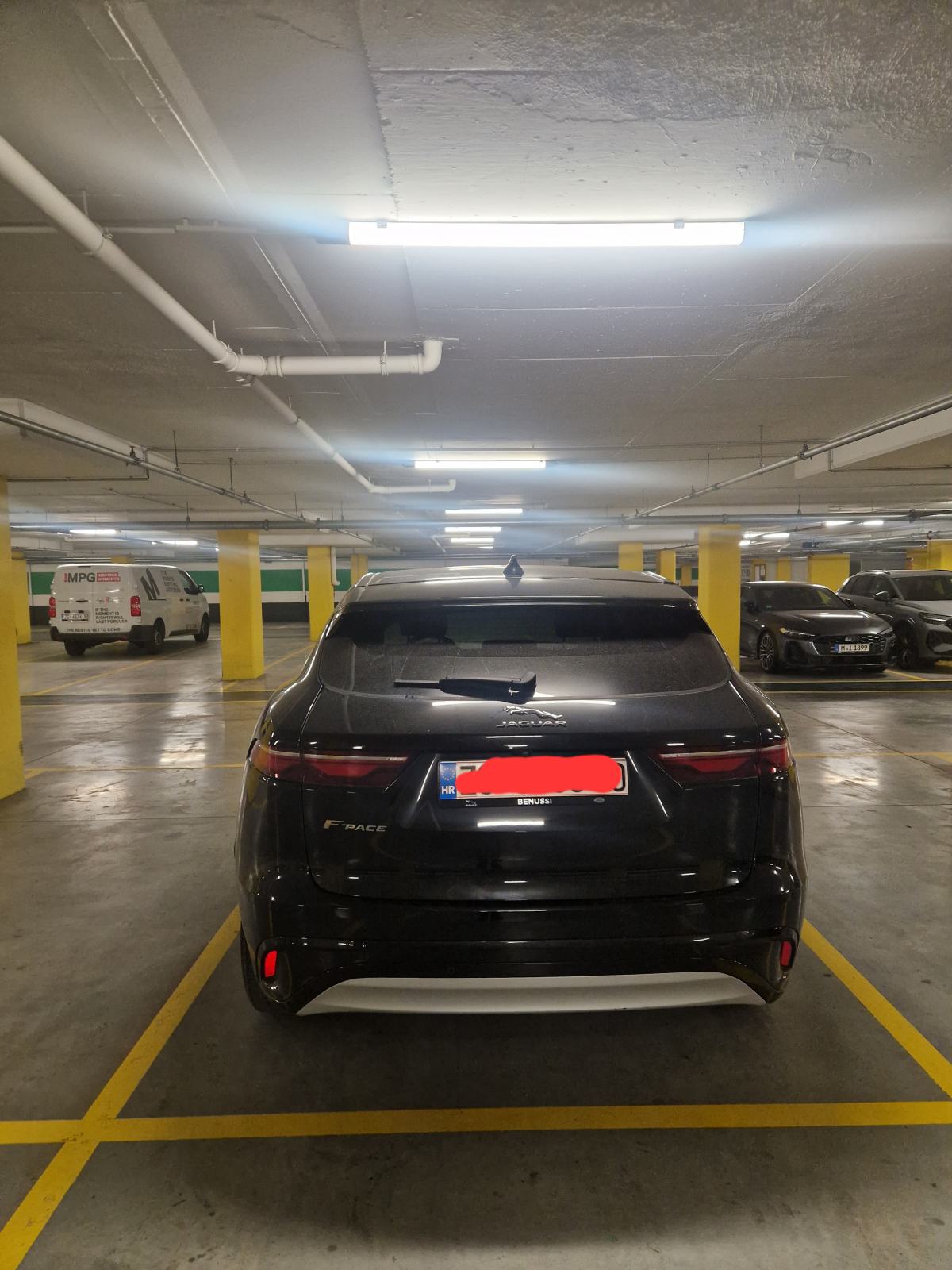 Jaguar F-Pace 2,0d AWD S Aut, nije uvoz, kupljen u Benussiu, fotografija 2