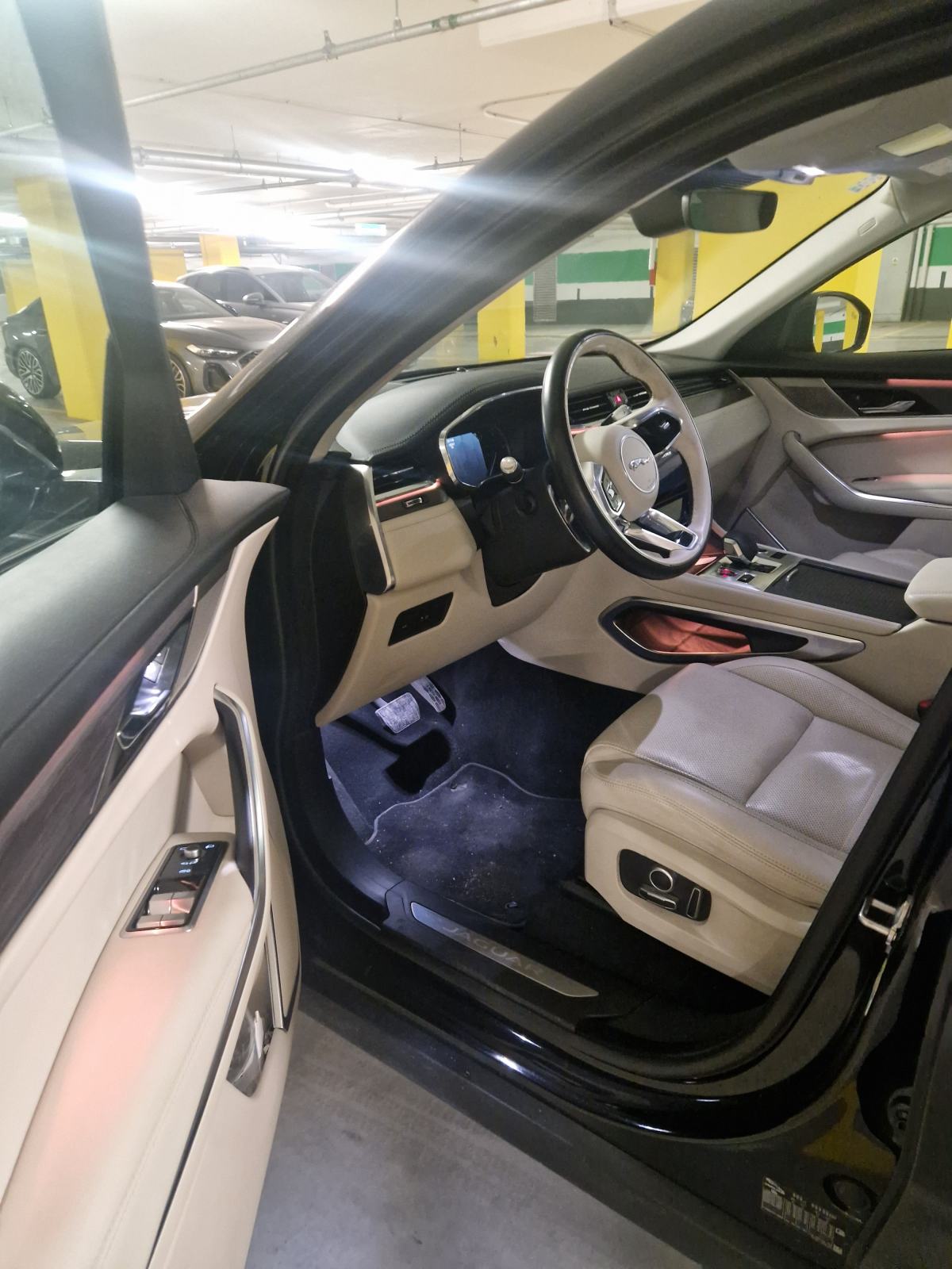 Jaguar F-Pace 2,0d AWD S Aut, nije uvoz, kupljen u Benussiu, fotografija 4