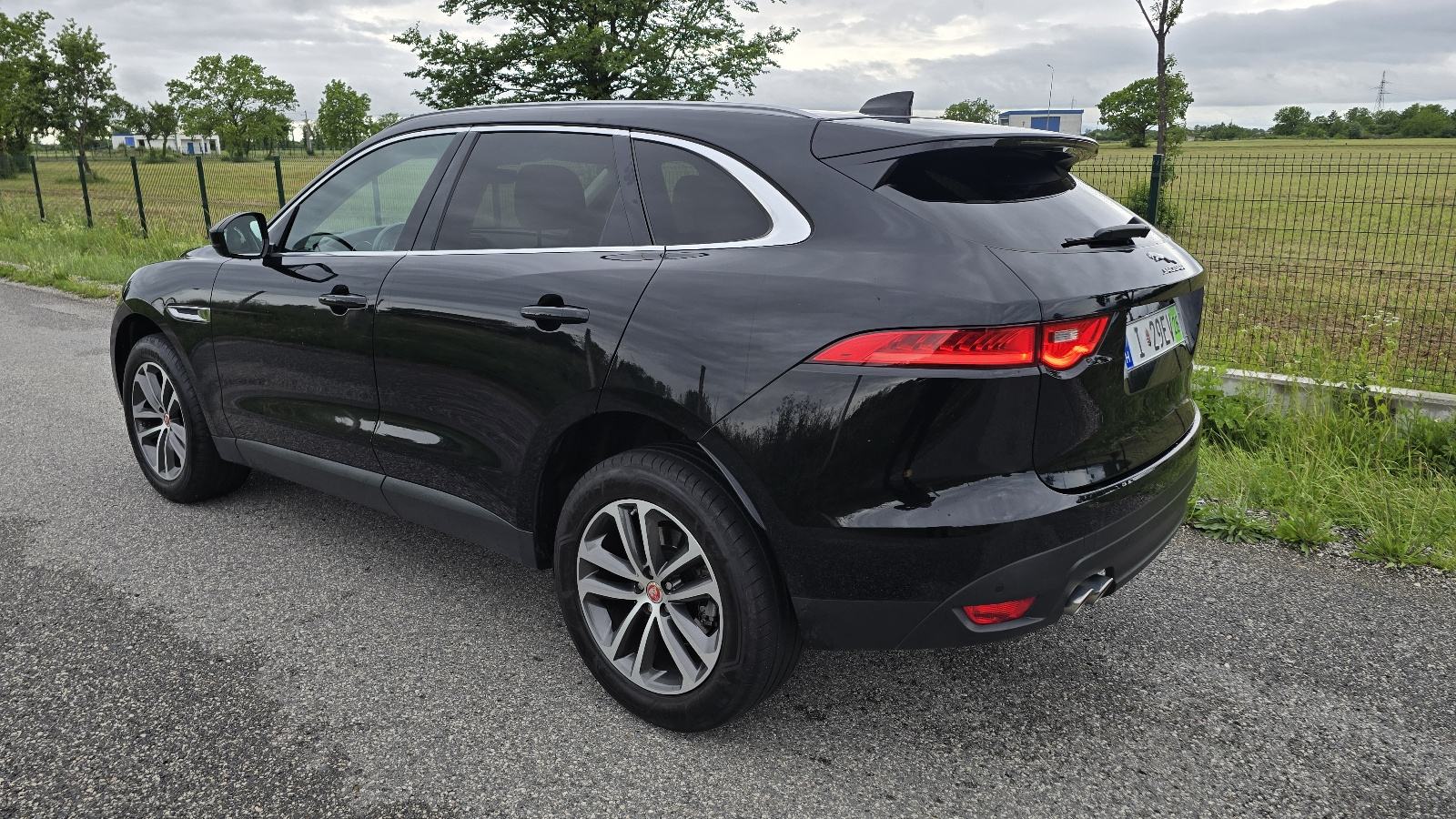 Jaguar F-Pace 2,0d 4wd automatik KARTICE-ZAMJENA, fotografija 6