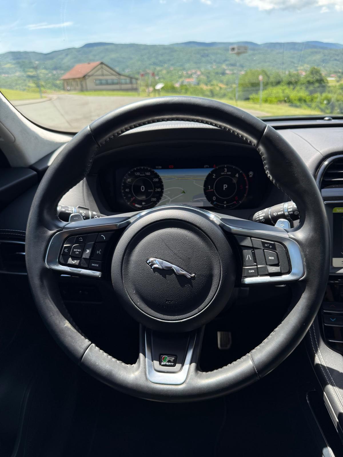 Jaguar F-Pace 20d AWD R-Sport ⭐ 1 GODINA JAMSTVA ⭐, fotografija 16