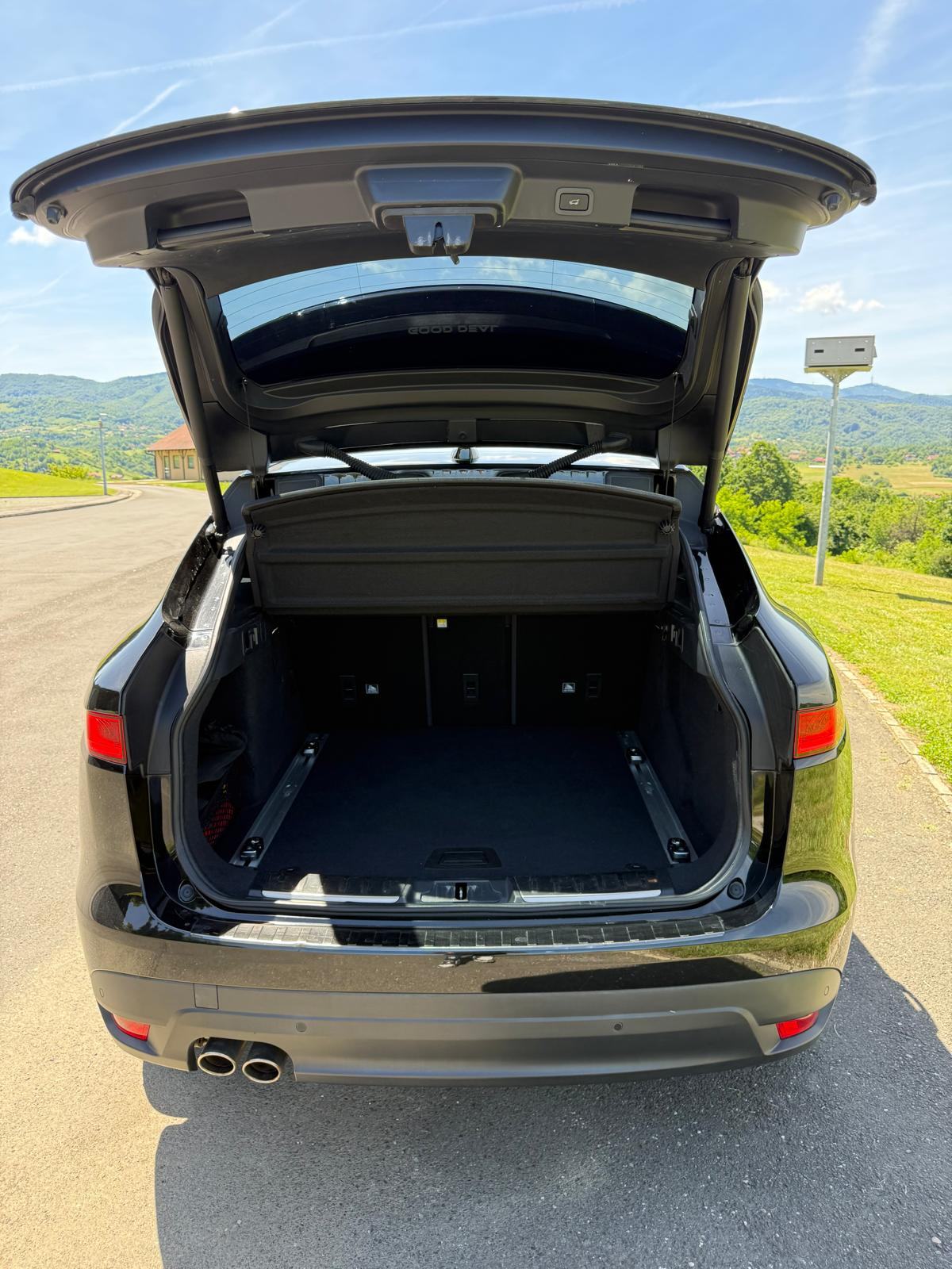 Jaguar F-Pace 20d AWD R-Sport ⭐ 1 GODINA JAMSTVA ⭐, fotografija 19
