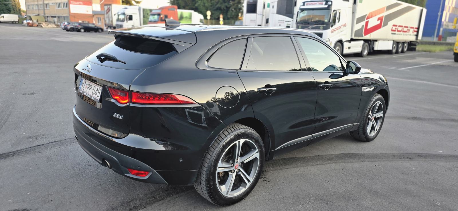 Jaguar F-Pace 3.0 D R-SPORT-LED-PANORAMA, fotografija 5