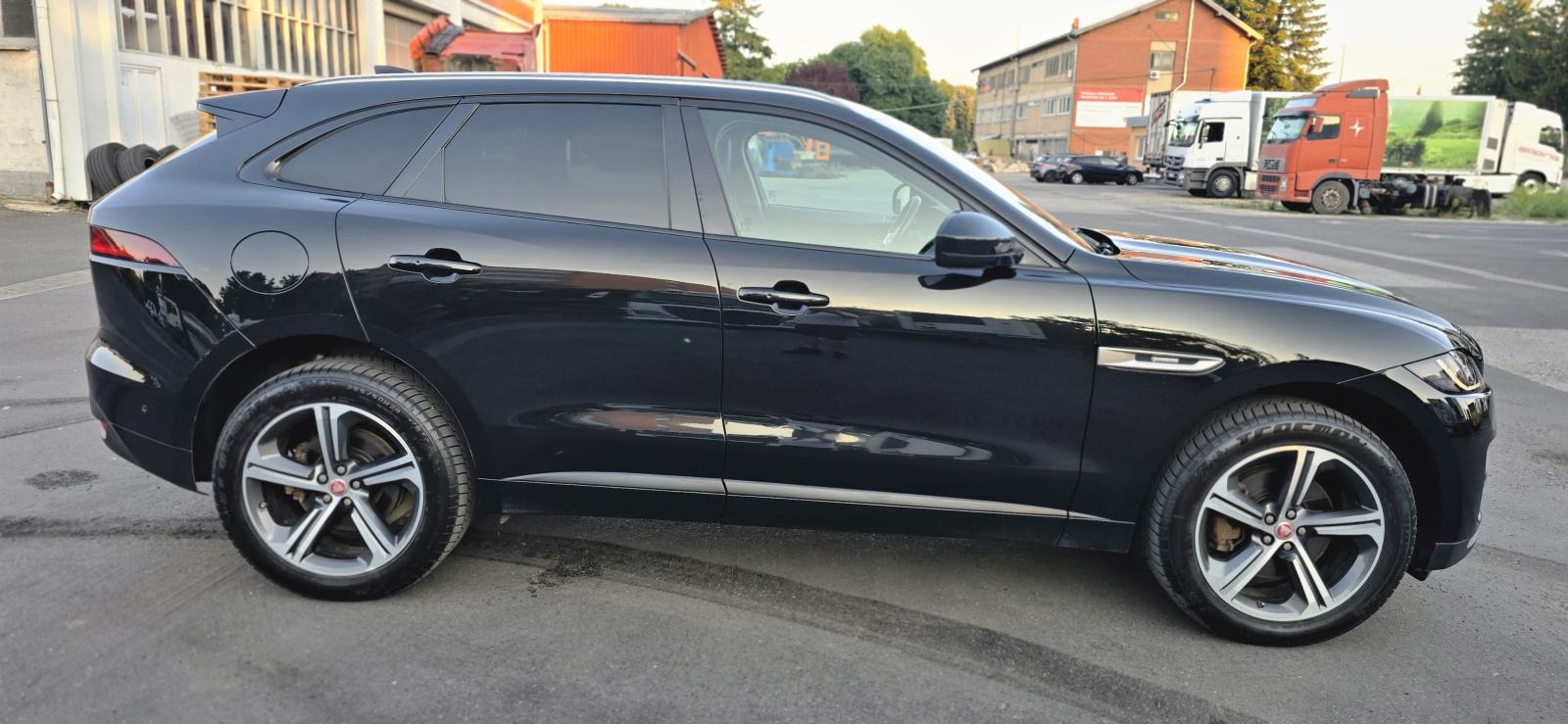 Jaguar F-Pace 3.0 D R-SPORT-LED-PANORAMA, fotografija 2