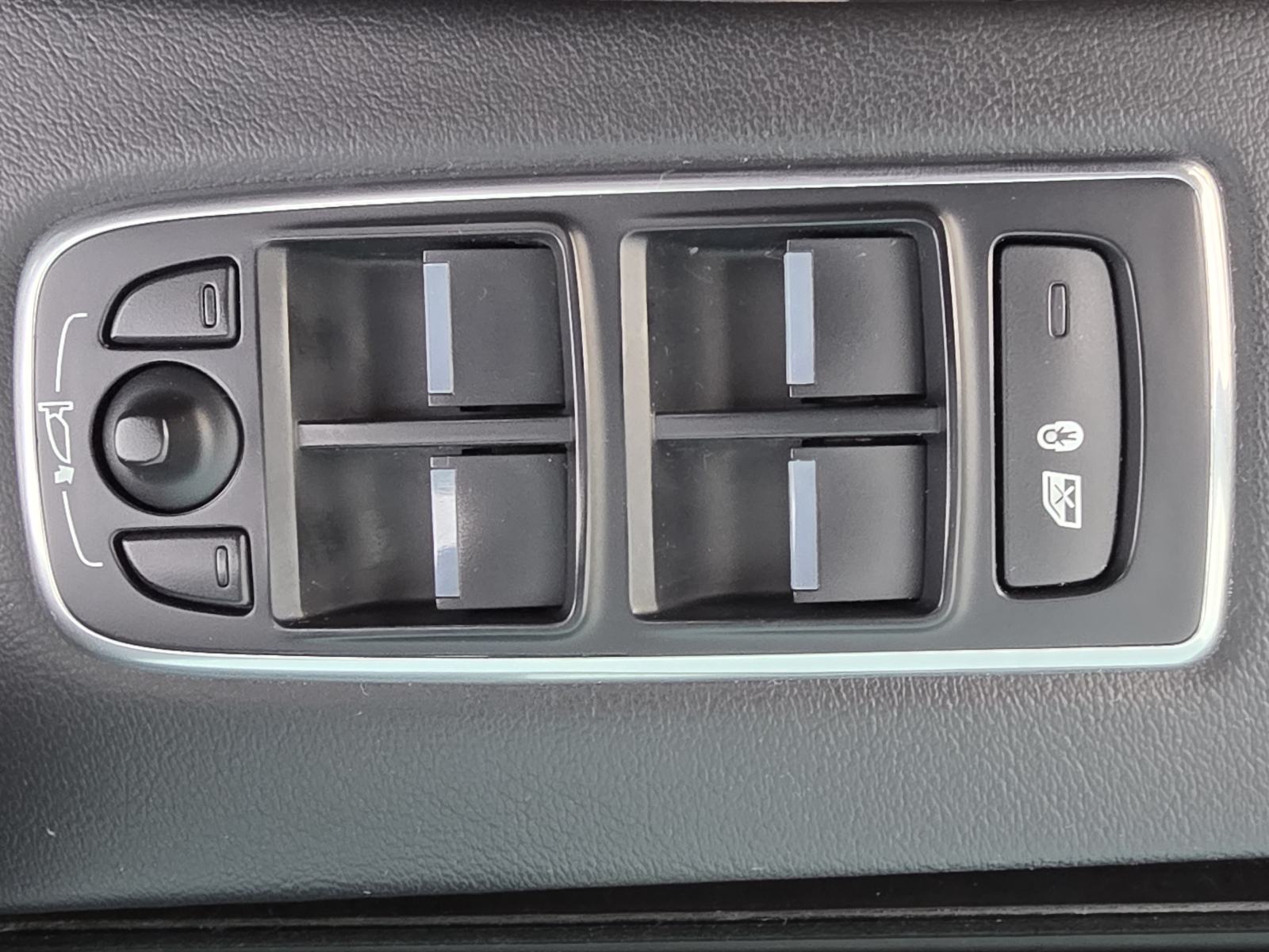Jaguar F-Pace 3.0 D SPORT automatik,LED,NAVI,ALU 22",AMBIENT,VIRTUAL, fotografija 20