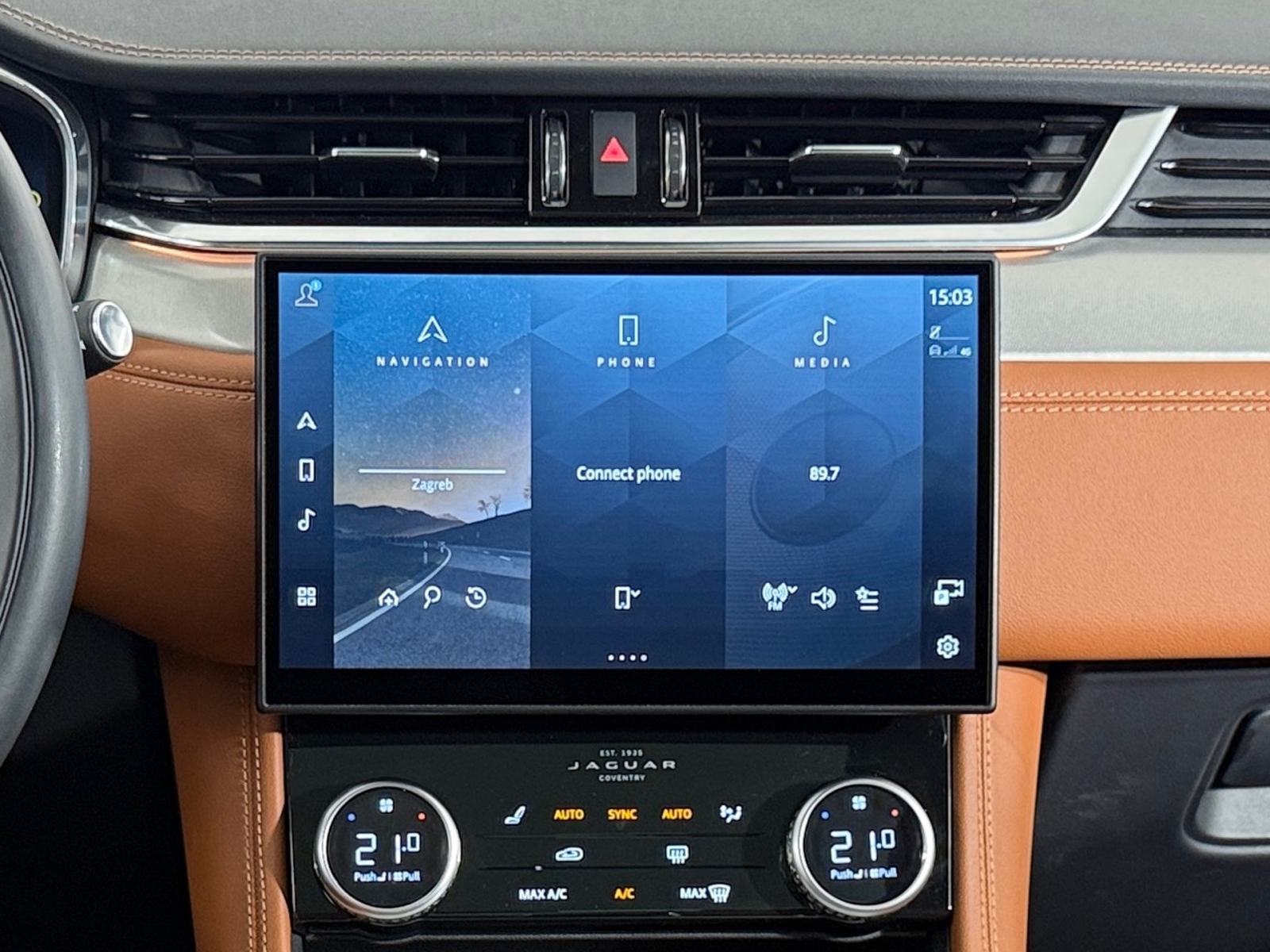 Jaguar F-Pace 90th Anniversary D204 A9, fotografija 19