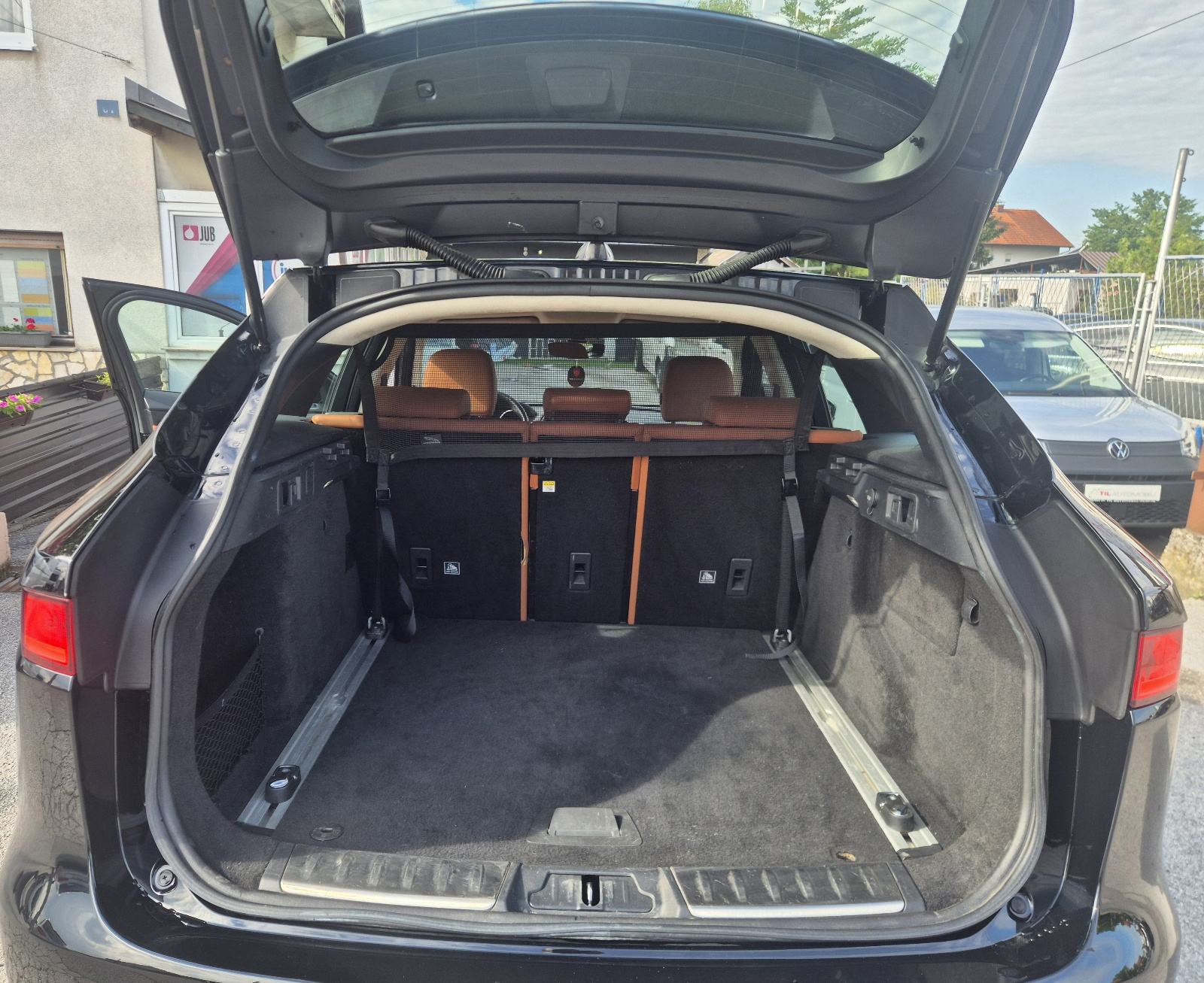Jaguar F-Pace,AUTOMATIK,KOŽA,LED,KLIMA,PDC,KAMERA..., fotografija 18