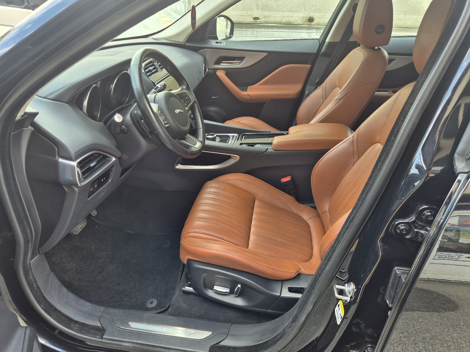 Jaguar F-Pace,AUTOMATIK,KOŽA,LED,KLIMA,PDC,KAMERA..., fotografija 14