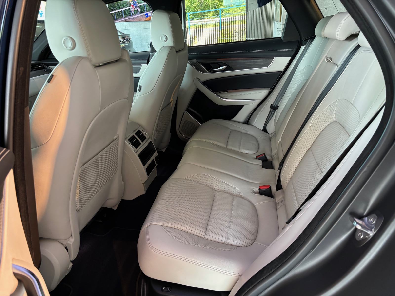 Jaguar F-Pace AWD D200 HSE R-Dynamic Aut. - 1. vlasnik, nije uvoz, fotografija 11