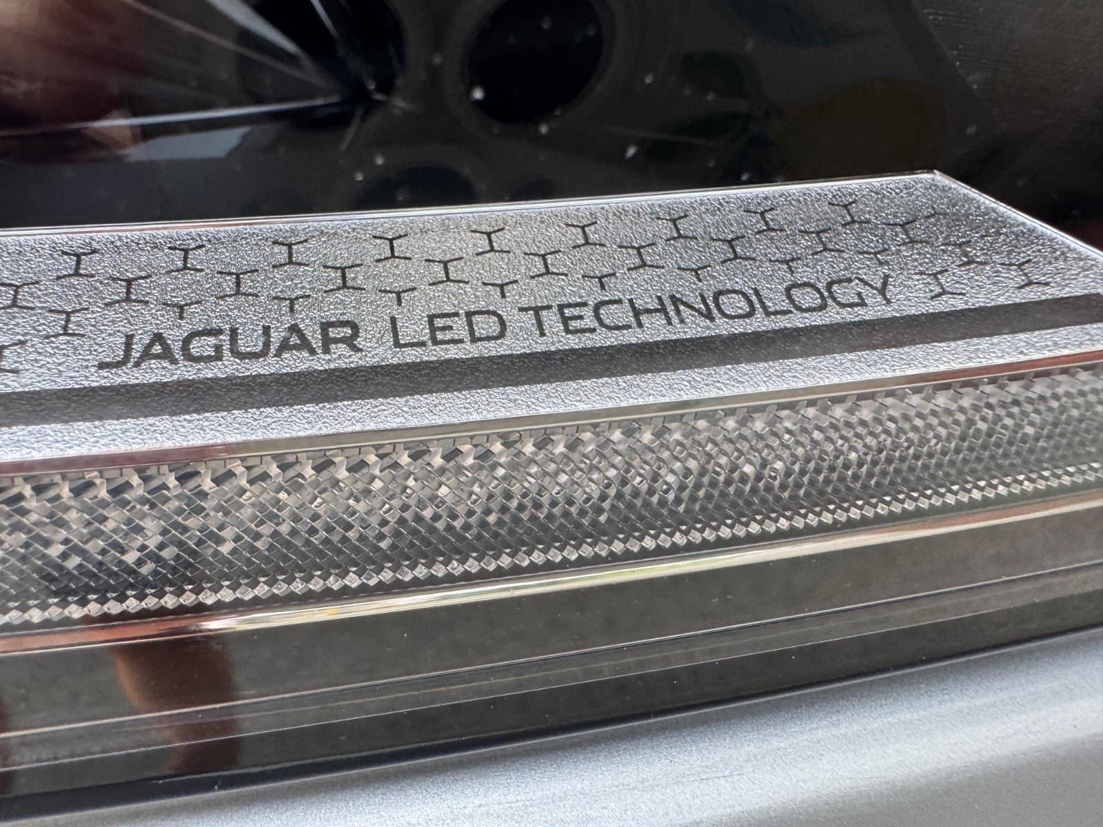 JAGUAR F-PACE D200 AWD-R DYNAMIC-HR.AUTO-1.VLASNIK-NOVI MODEL, fotografija 7