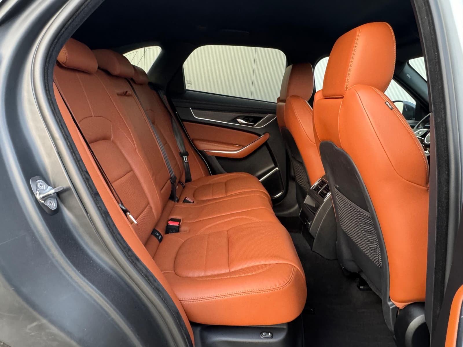JAGUAR F-PACE D200 AWD-R DYNAMIC-HR.AUTO-1.VLASNIK-NOVI MODEL, fotografija 15