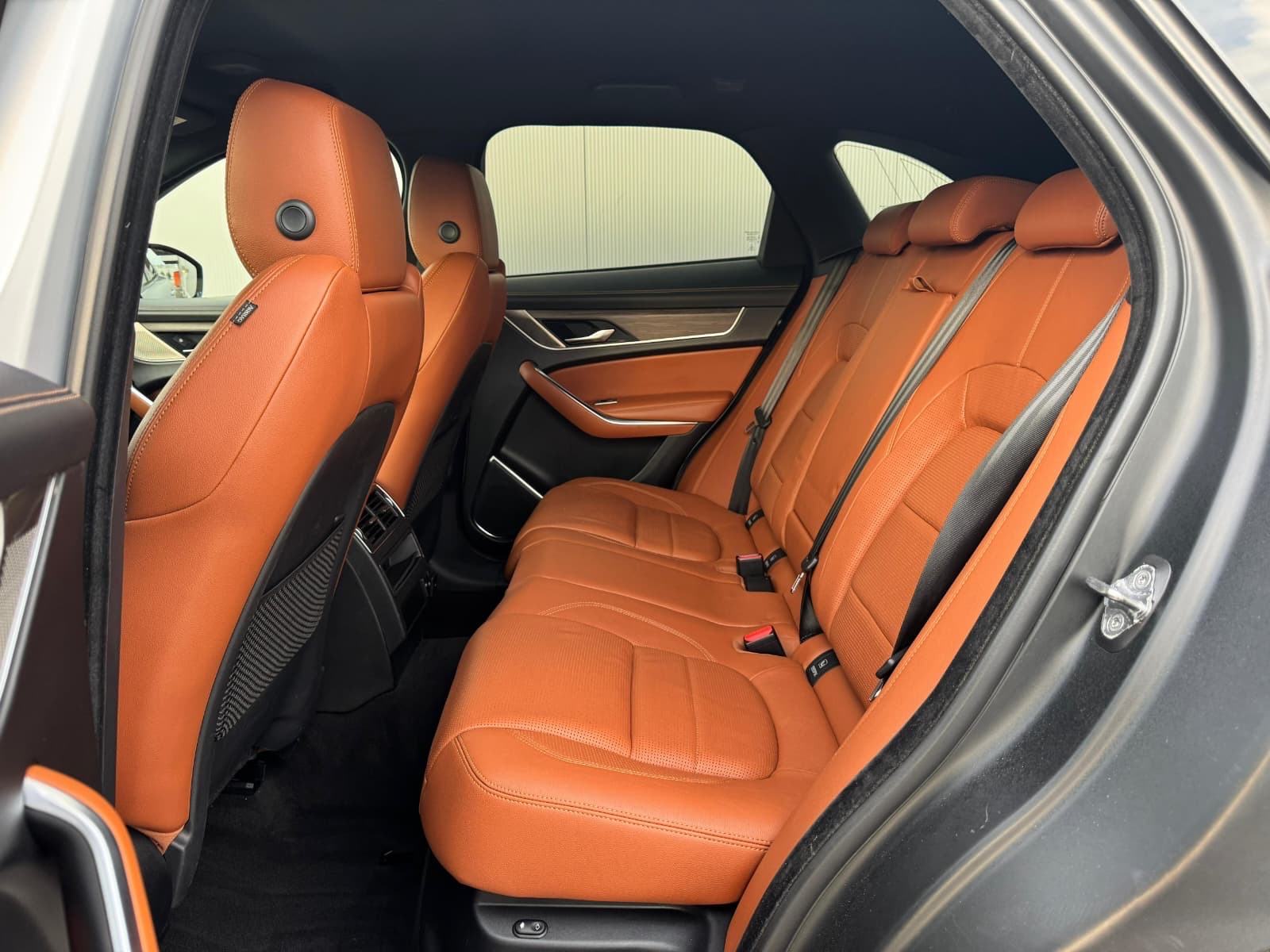JAGUAR F-PACE D200 AWD-R DYNAMIC-HR.AUTO-1.VLASNIK-NOVI MODEL, fotografija 16