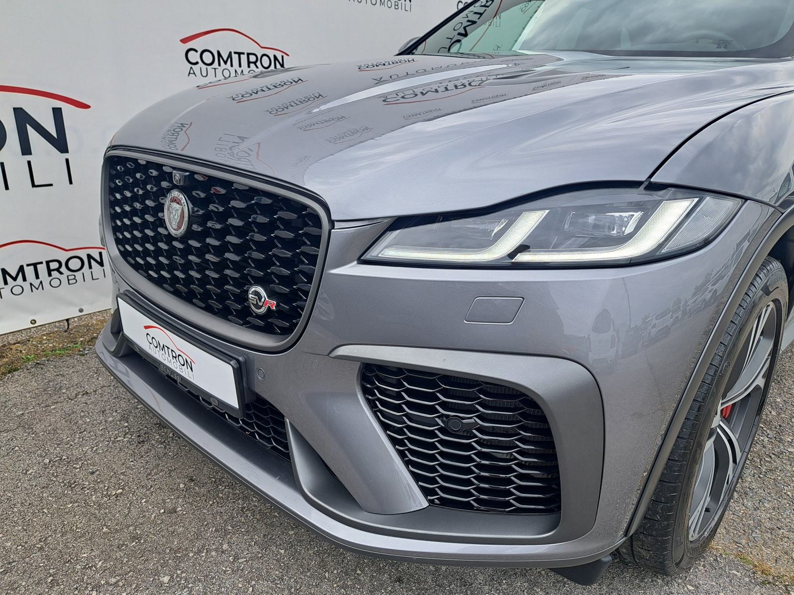 Jaguar F-Pace 5.0T P550**SVR**AWD**NIJE UVOZ**24 MJ. GARANCIJA**, fotografija 9