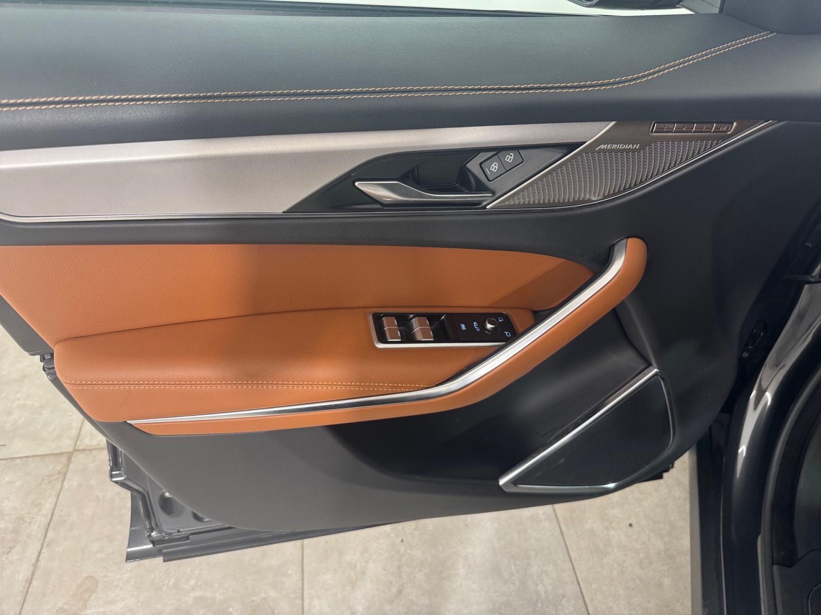 Jaguar F-Pace R-DYN, fotografija 14