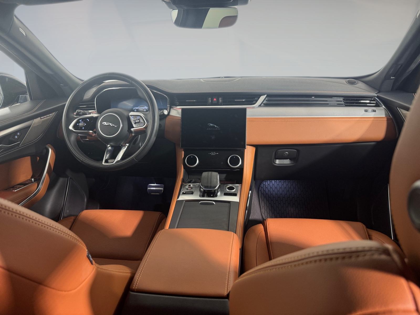 Jaguar F-Pace R-DYN, fotografija 18