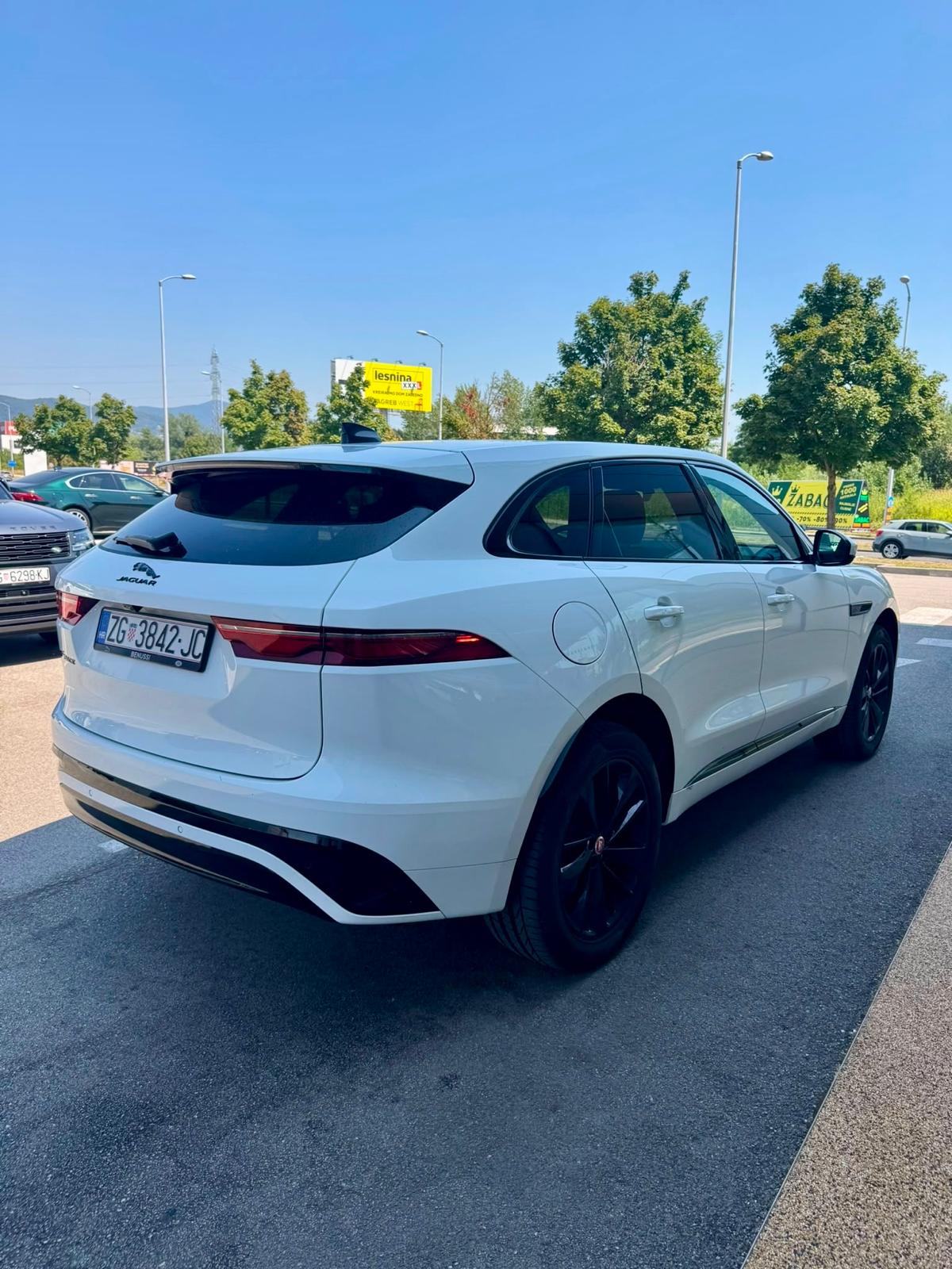 Jaguar F-Pace R-Dynamic Black, 2.0 diesel, 205 KS, fotografija 2
