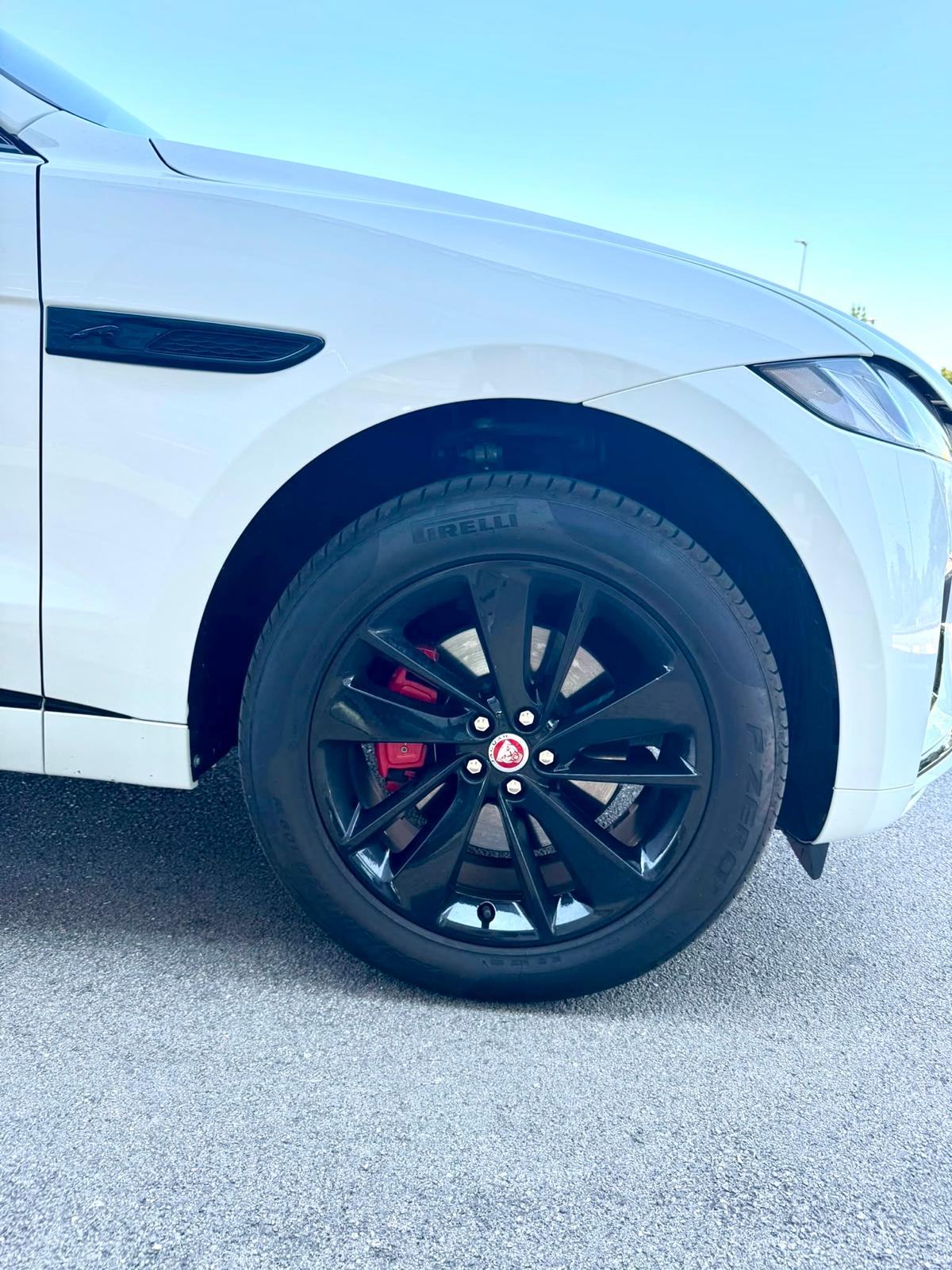 Jaguar F-Pace R-Dynamic Black, 2.0 diesel, 205 KS, fotografija 5