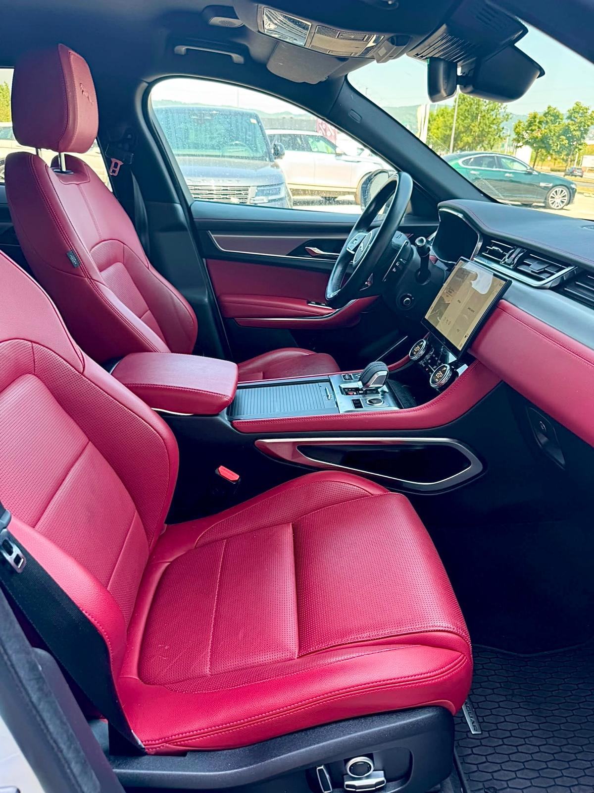 Jaguar F-Pace R-Dynamic Black, 2.0 diesel, 205 KS, fotografija 9
