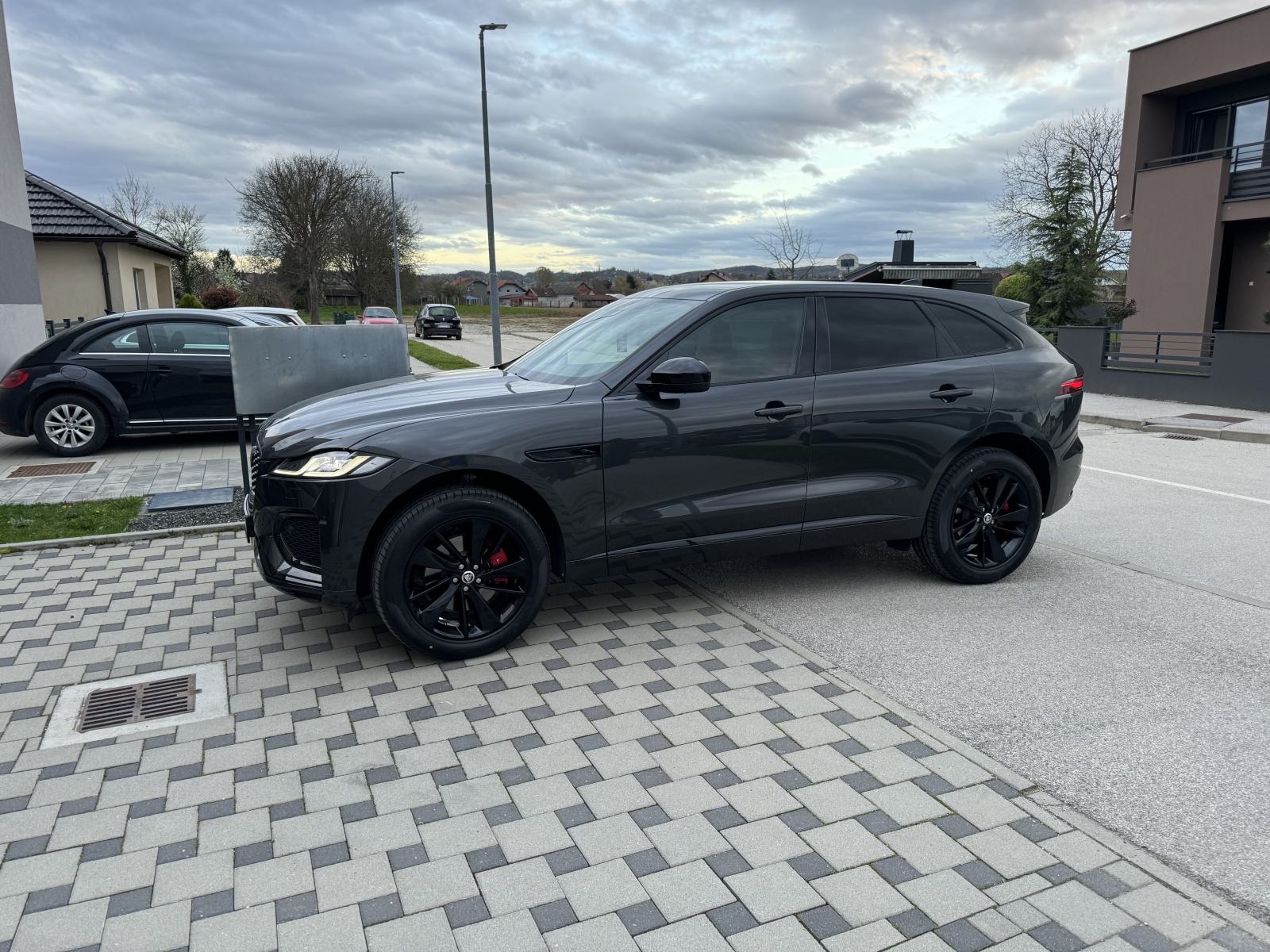 *PRILIKA*Jaguar F-Pace R-DYNM 2.0 204HP A8 MHEV - 3 godine garancije, fotografija 9