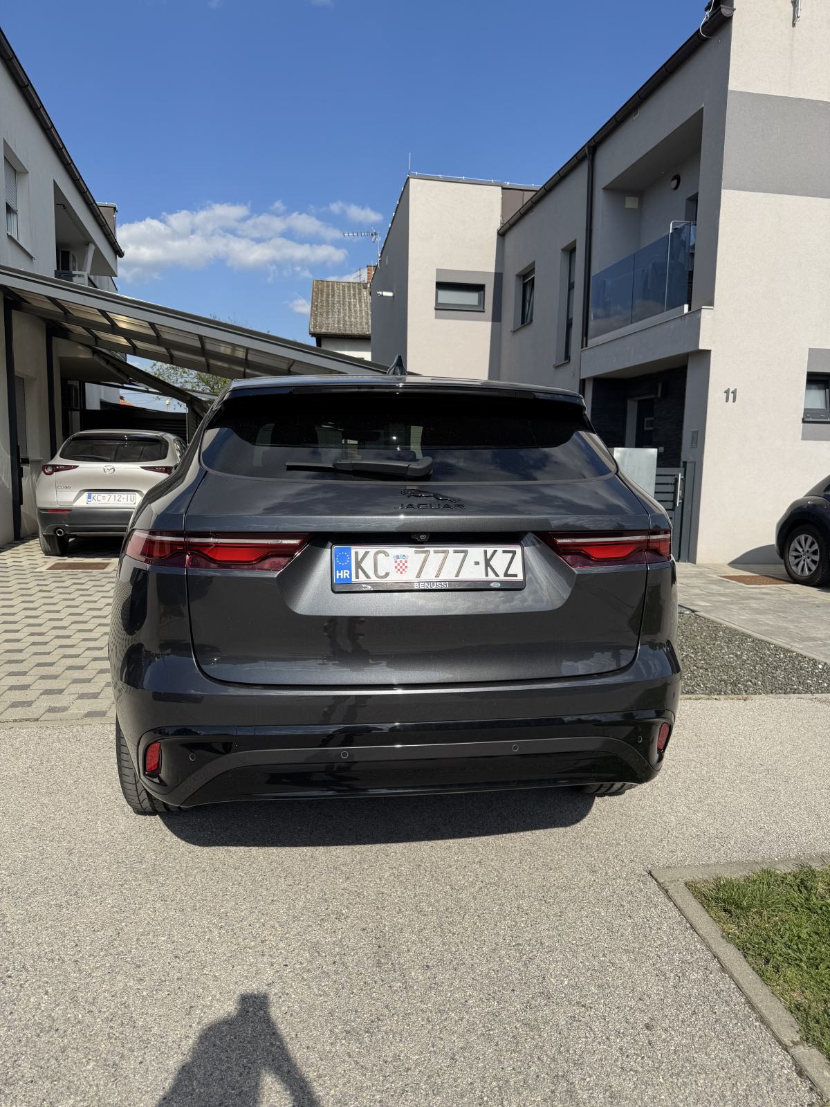 *PRILIKA*Jaguar F-Pace R-DYNM 2.0 204HP A8 MHEV - 3 godine garancije, fotografija 6