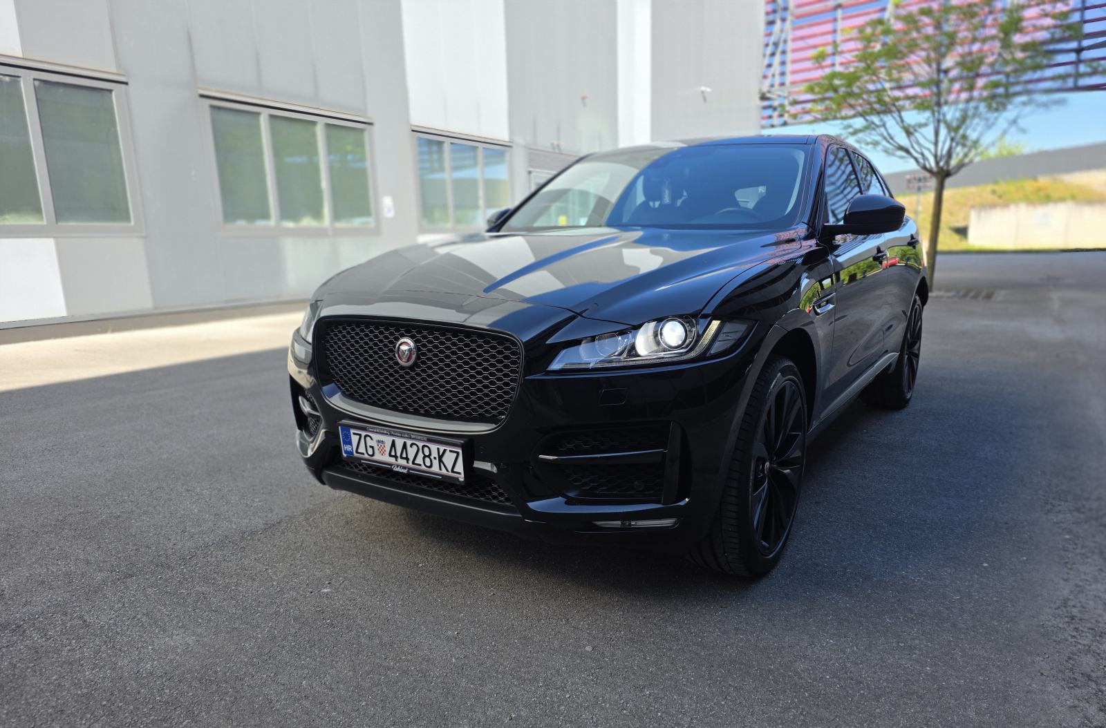 Jaguar F-PACE*R-SPORT AWD*2.0 D*automatic*180 ks*125 tkm*panorama*reg., fotografija 1
