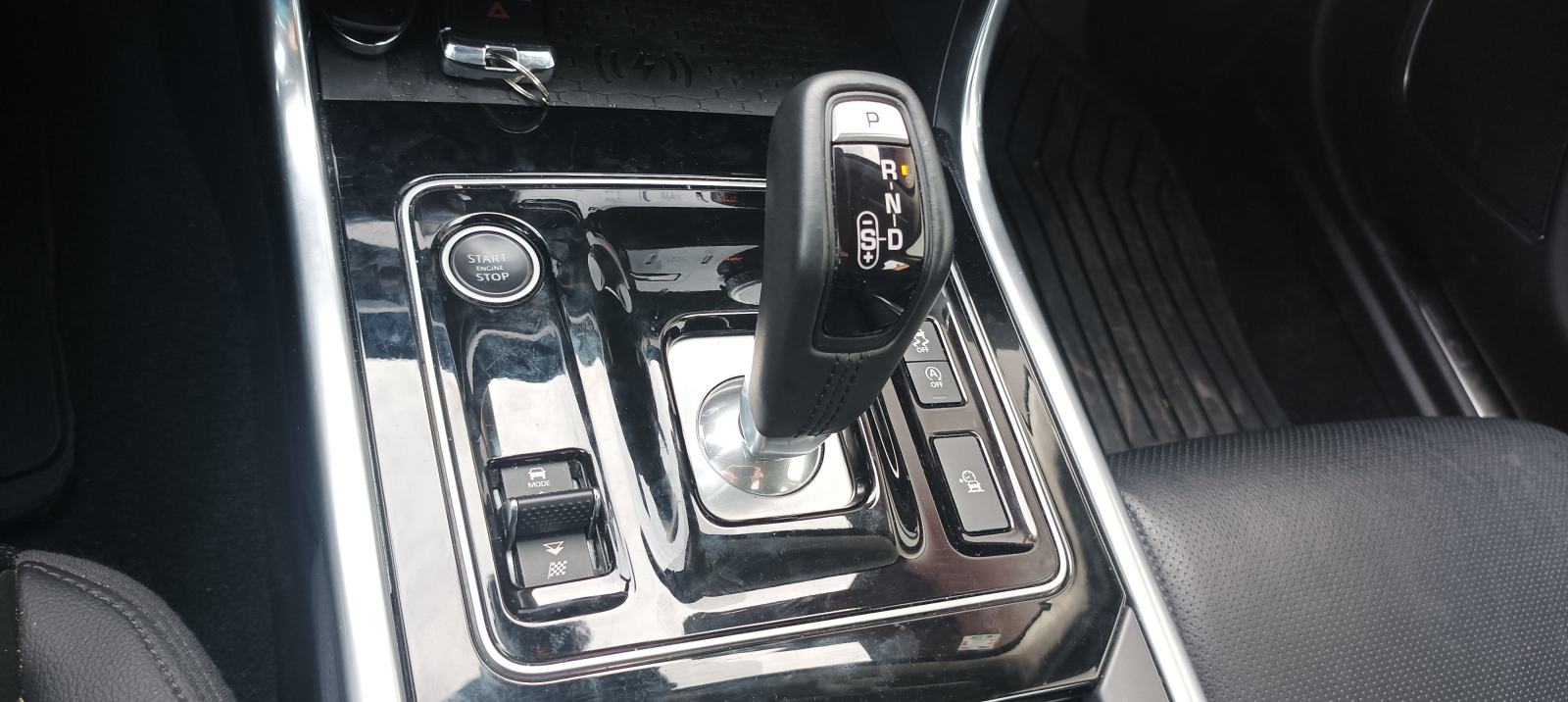 Jaguar XE 2,0 automatik, full LED, koža, kamera, fotografija 9