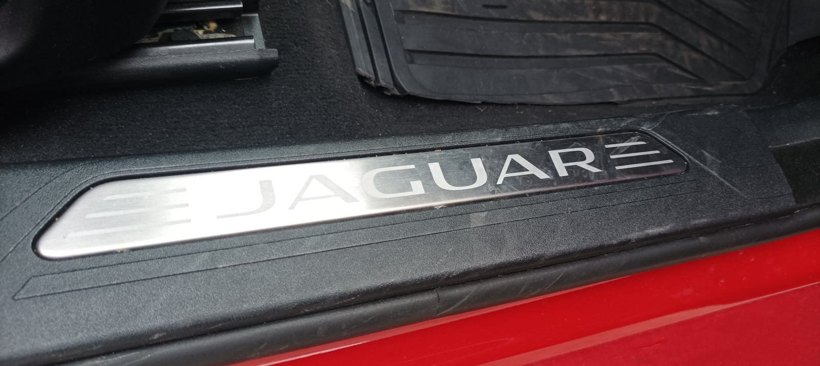 Jaguar XE 2,0 automatik, full LED, koža, kamera, fotografija 12