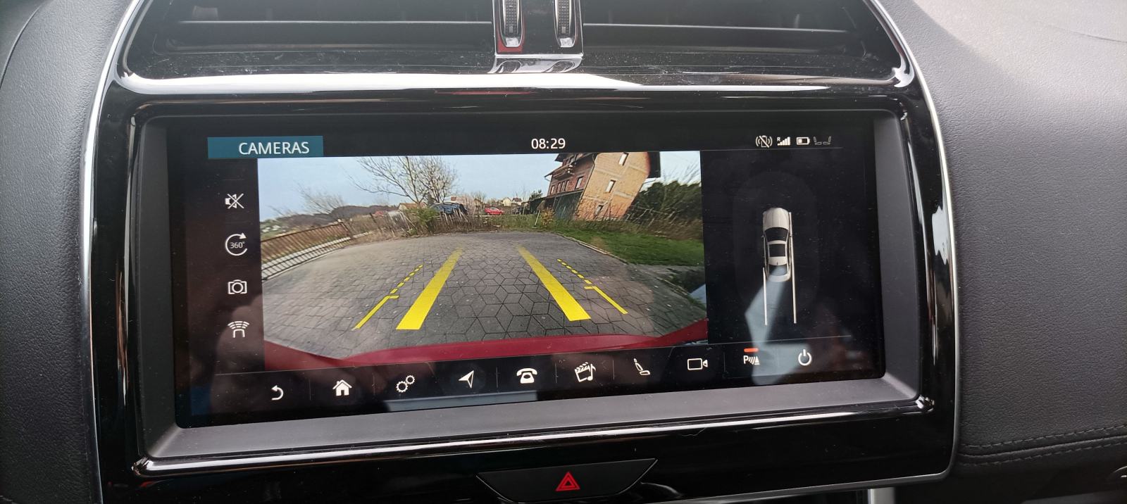 Jaguar XE 2,0 automatik, full LED, koža, kamera, fotografija 10