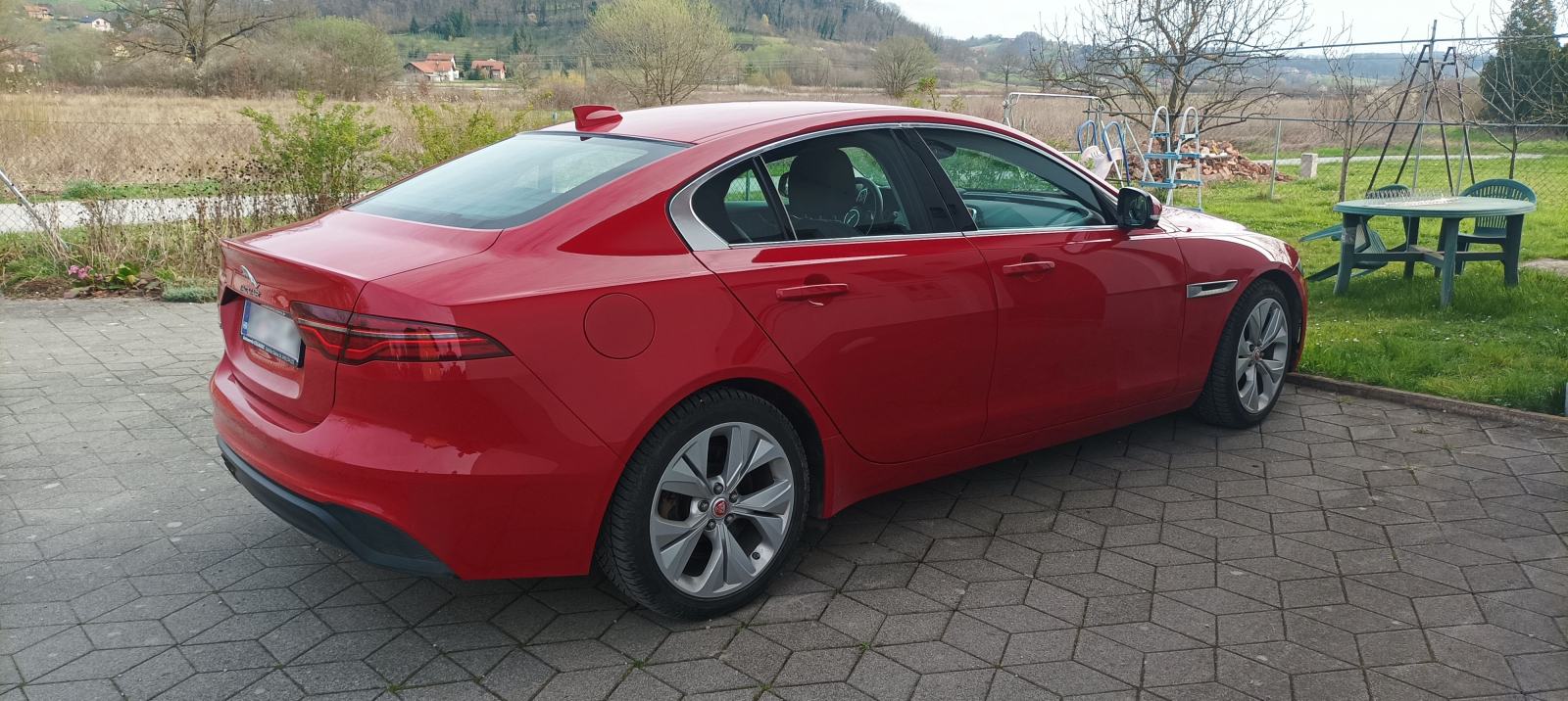 Jaguar XE 2,0 automatik, full LED, koža, kamera, fotografija 5