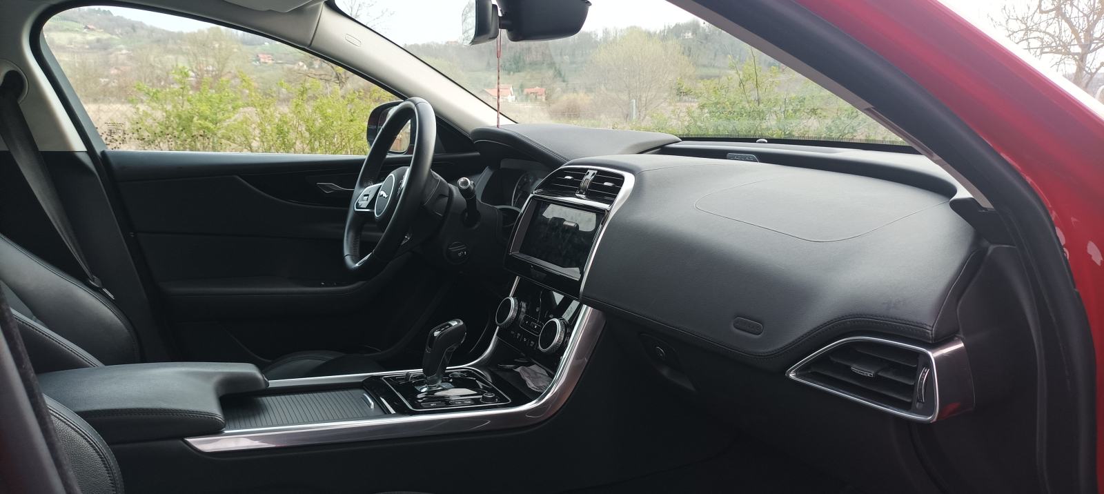 Jaguar XE 2,0 automatik, full LED, koža, kamera, fotografija 6
