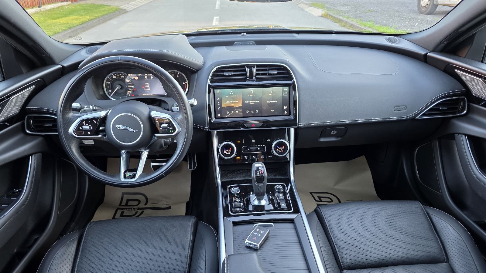 Jaguar XE 2,0D AT8,R-Dynamic Black,JAMSTVO, LEASING BEZ UČEŠĆA, fotografija 10