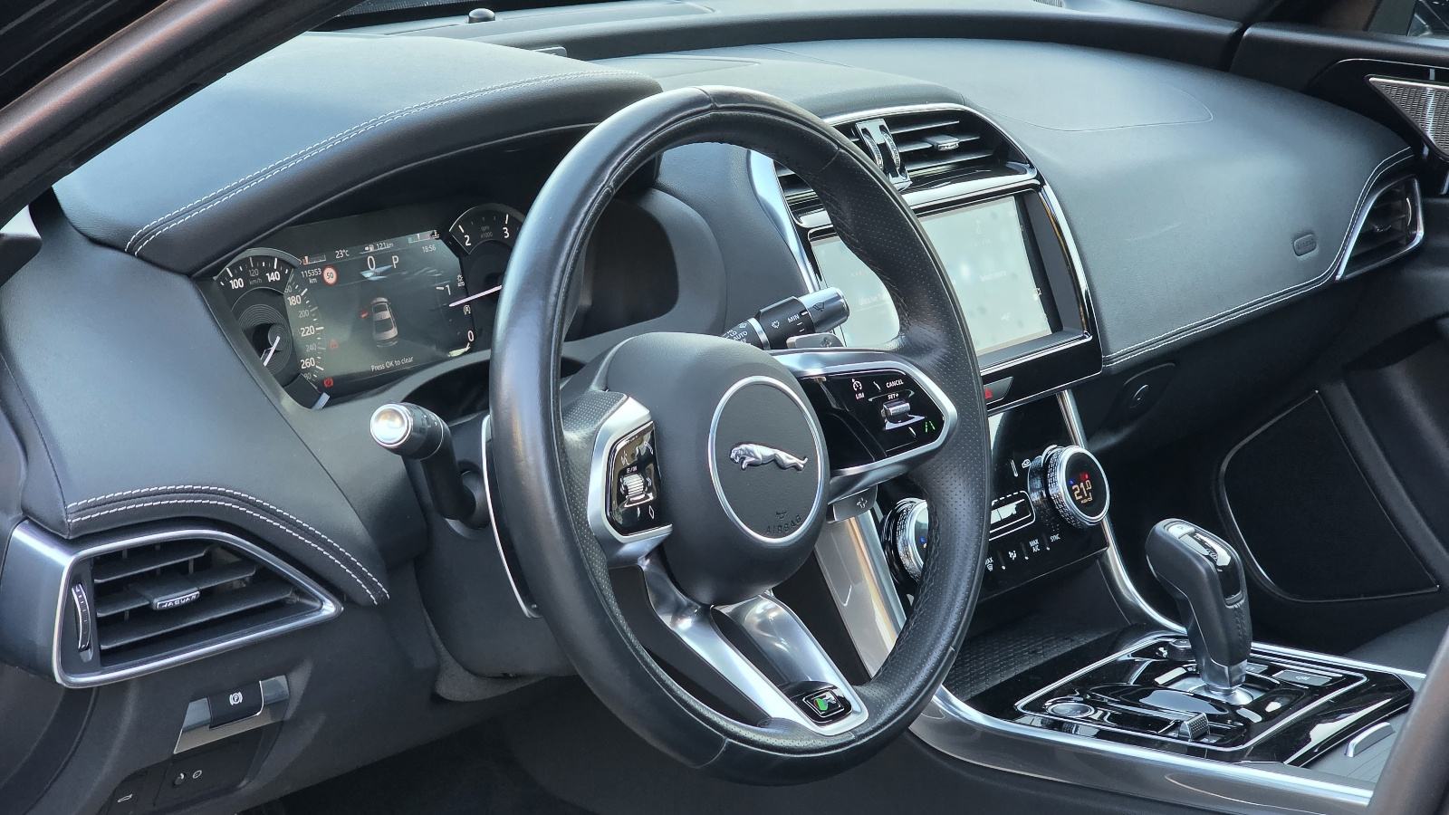 Jaguar XE 2,0D AT8,R-Dynamic Black,JAMSTVO, LEASING BEZ UČEŠĆA, fotografija 15